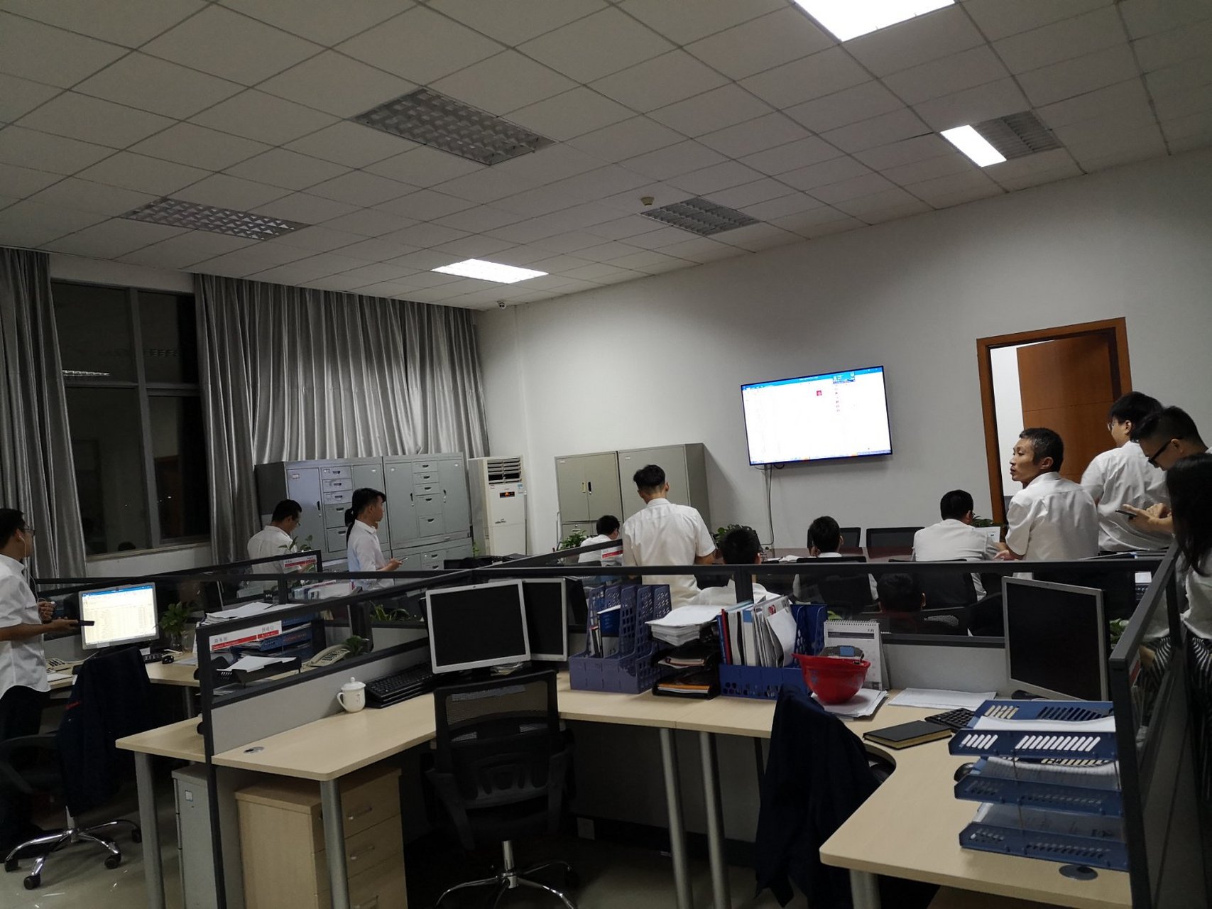 连续晚上10点开会,有一样的么?