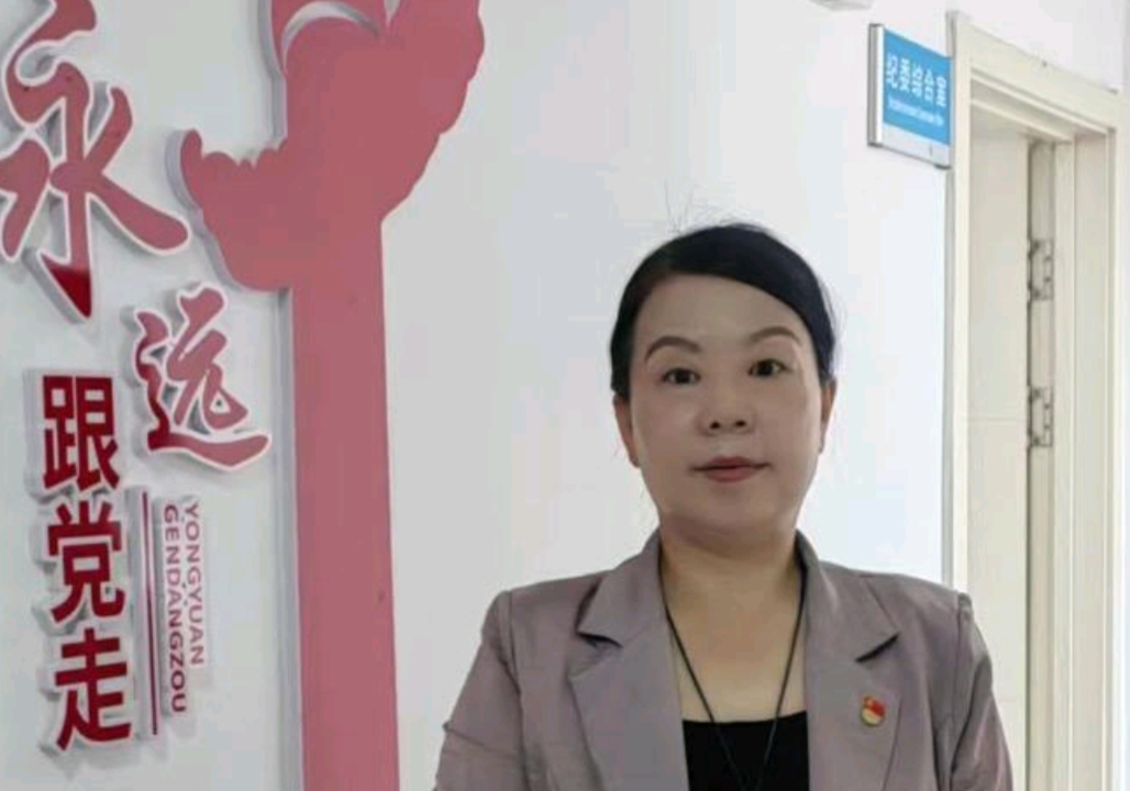 许敏27号上午8:00再次直播,没多大一会,直播间涌进30000多人,这才是