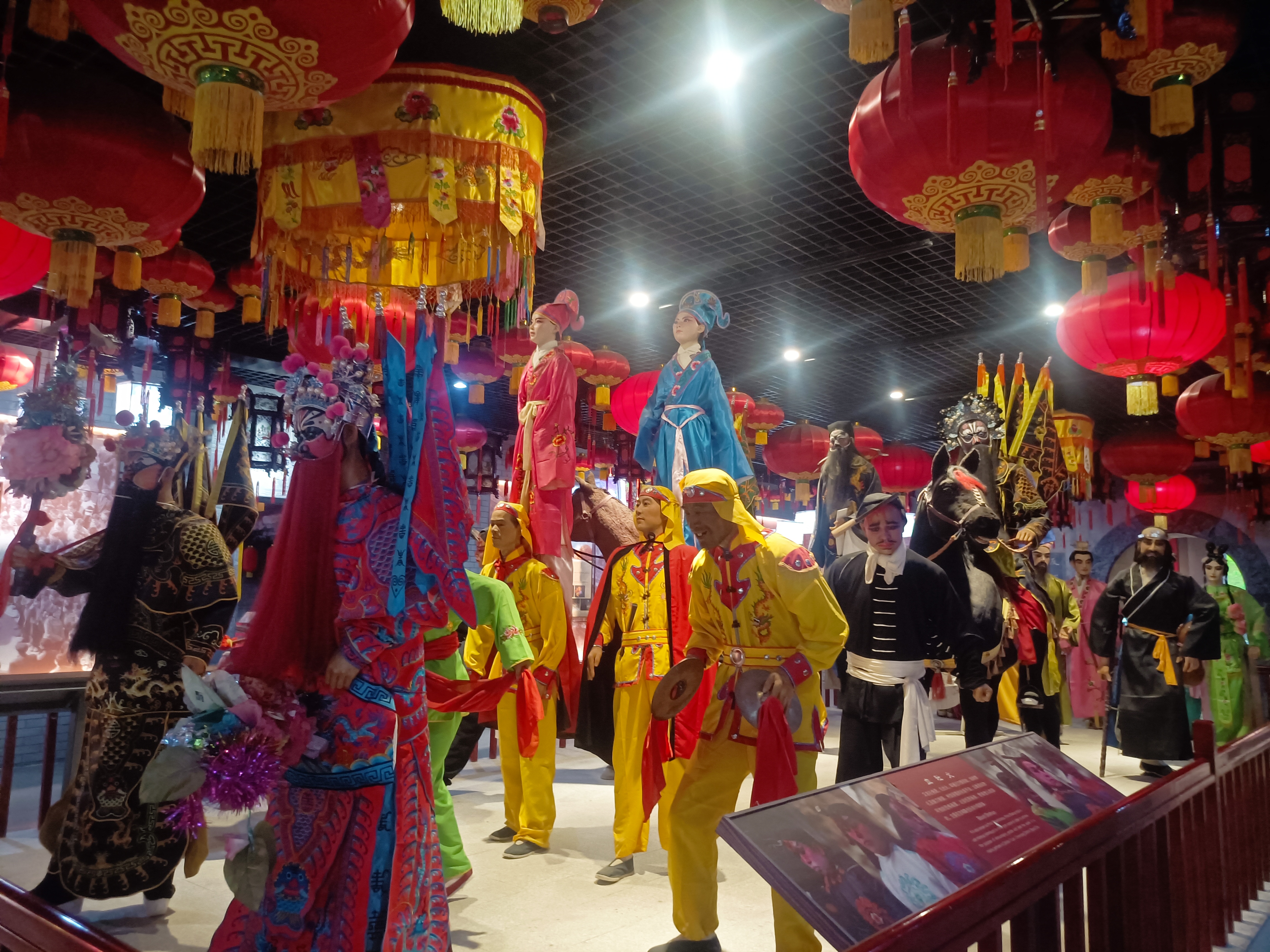 陕西宝鸡地区的民俗风情,独具特色的人文景观,让人流连忘返.