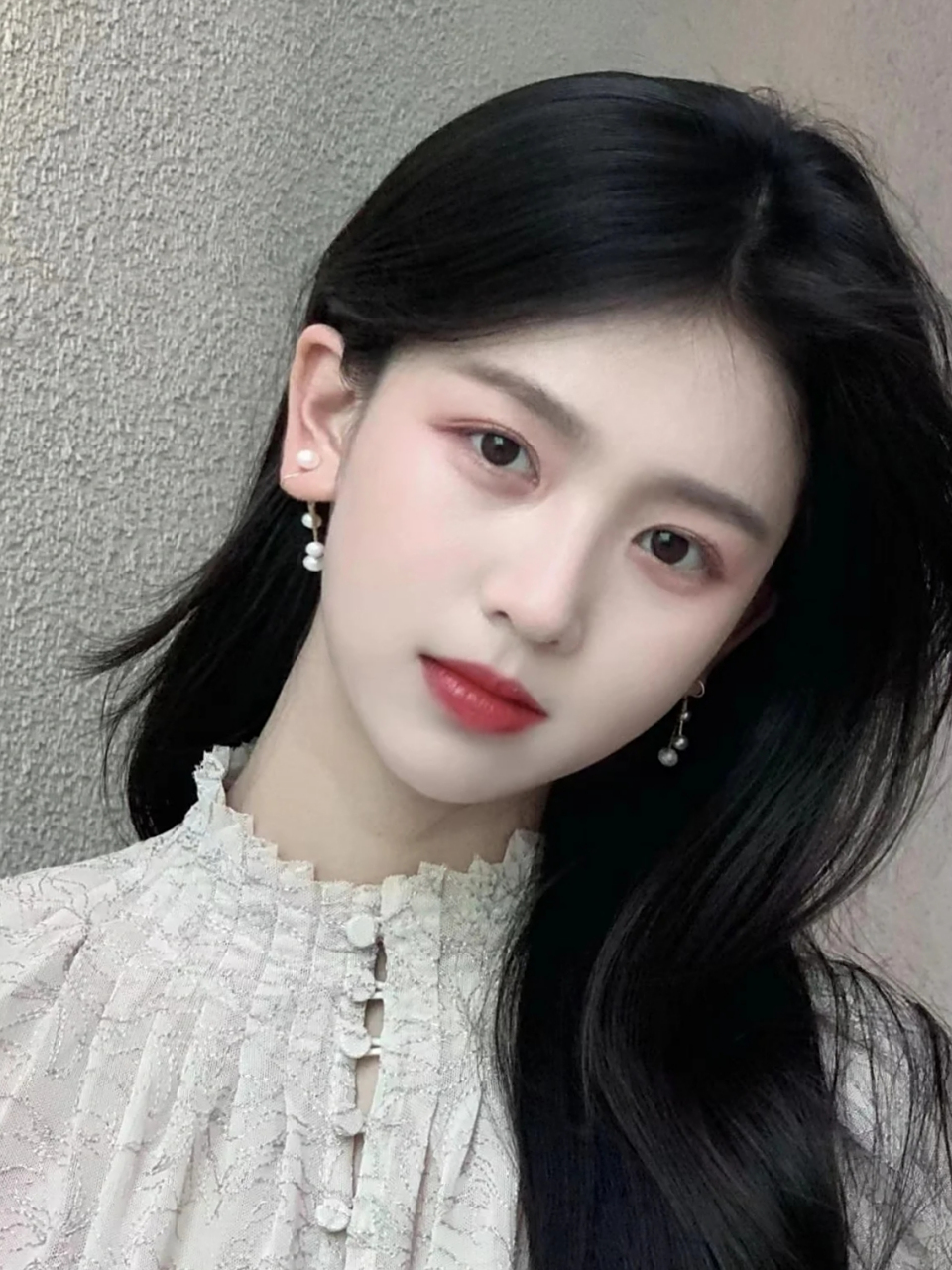 眼看山河远阔,身处人间烟火,无一是你,无一不是你.  图片:治不开心药