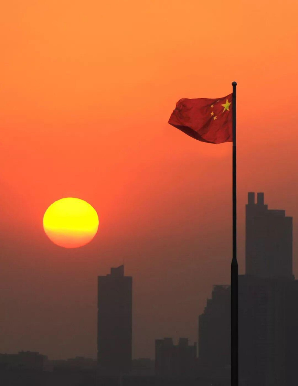 坚决拥护祖国,支持祖国的任何决定,有国才有家,有家才有我,作为一个