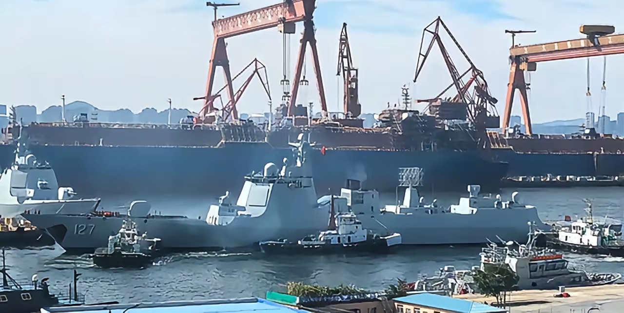 127"驻马店"舰离港交付海军,第31艘052d型导弹驱逐舰正式服役,驱1支队