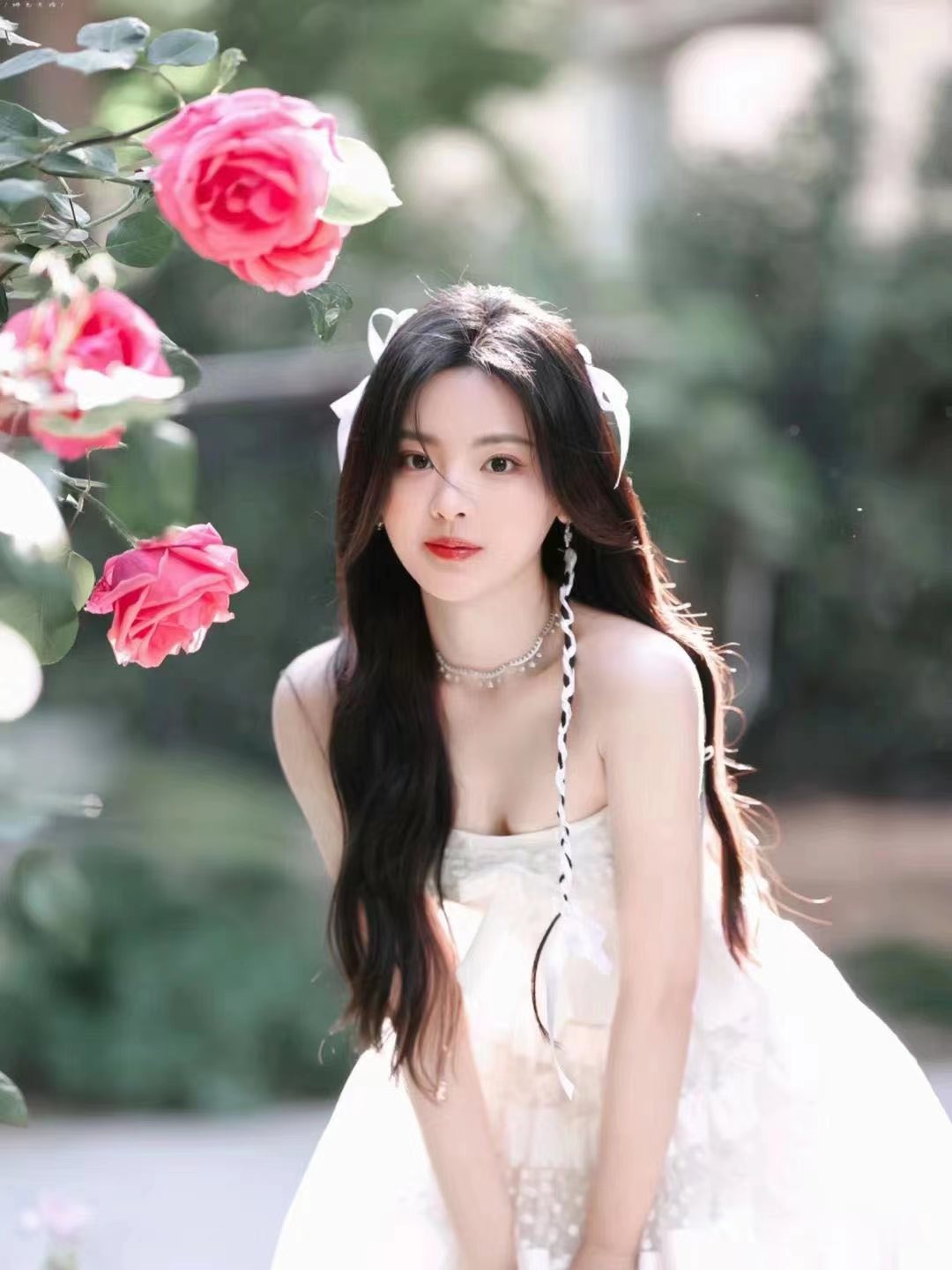 1,何洁夫妇首度同台表演,刁磊现场搂着老婆亲吻,还高调示爱好甜蜜	 2