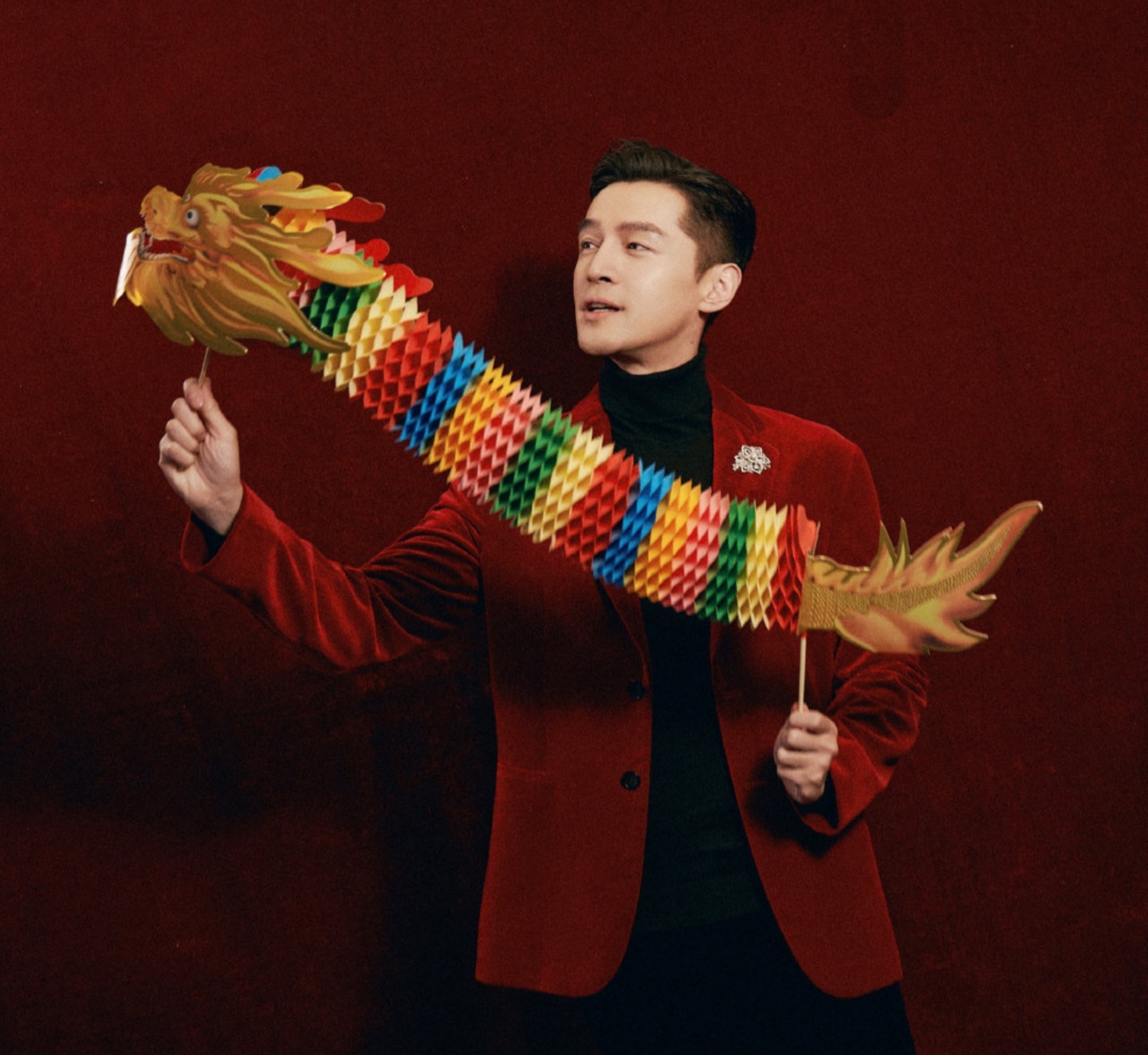 春晚舞台上,胡歌和杨幂开场登台带来一波回忆杀