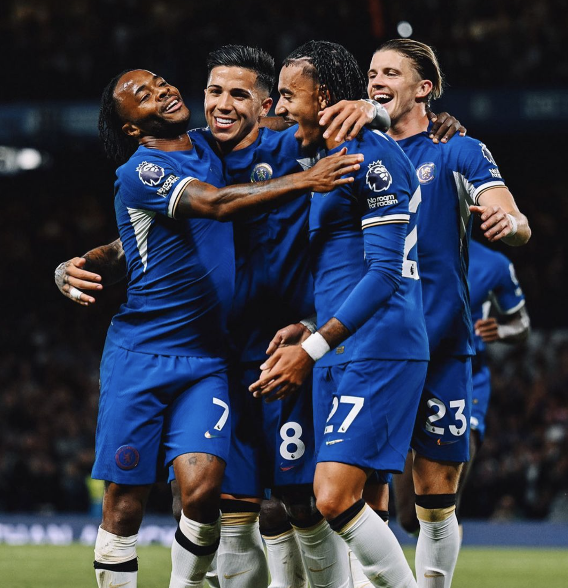 包含切尔西新援大放异彩，助球队重回胜利轨道的词条