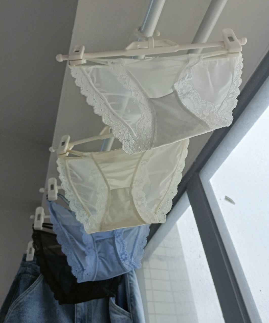 女生不得不承认的事,蕾丝内裤更胜一筹.洗起来方便,干的特别快.
