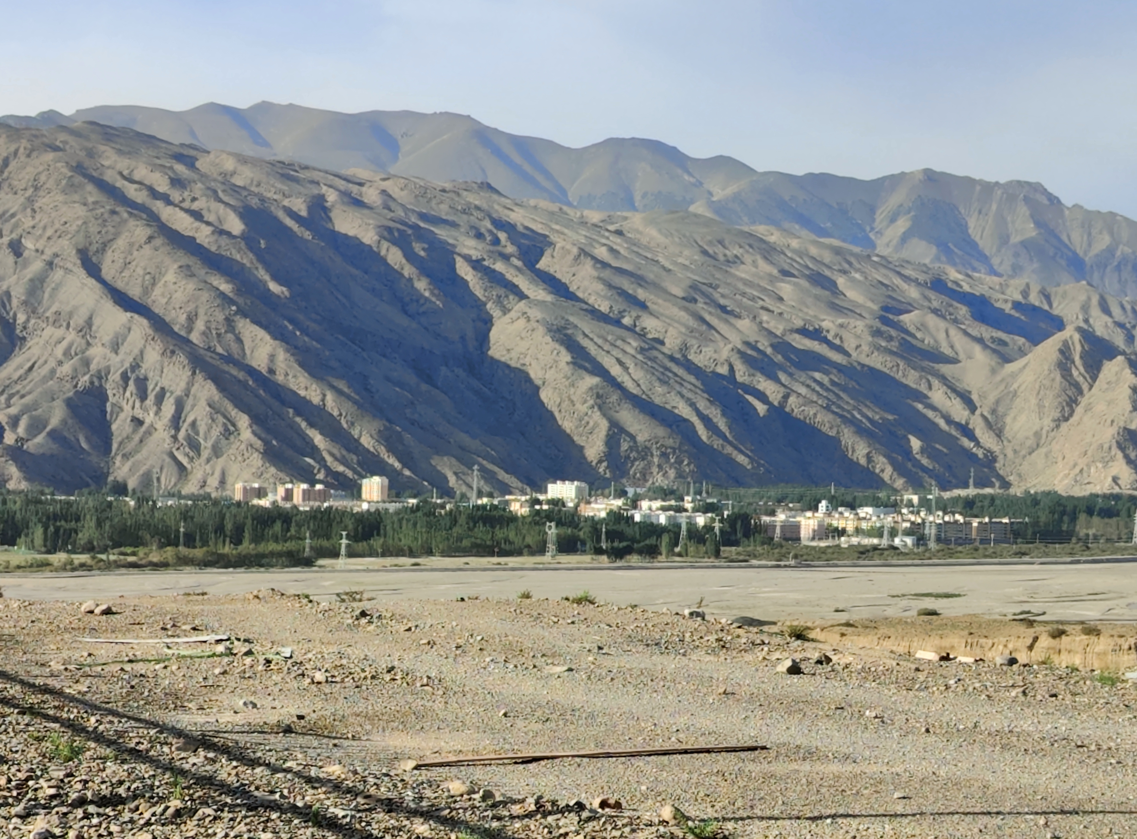 阿合奇的白云  今天早上,吃过早饭,我们前往阿合奇县城.