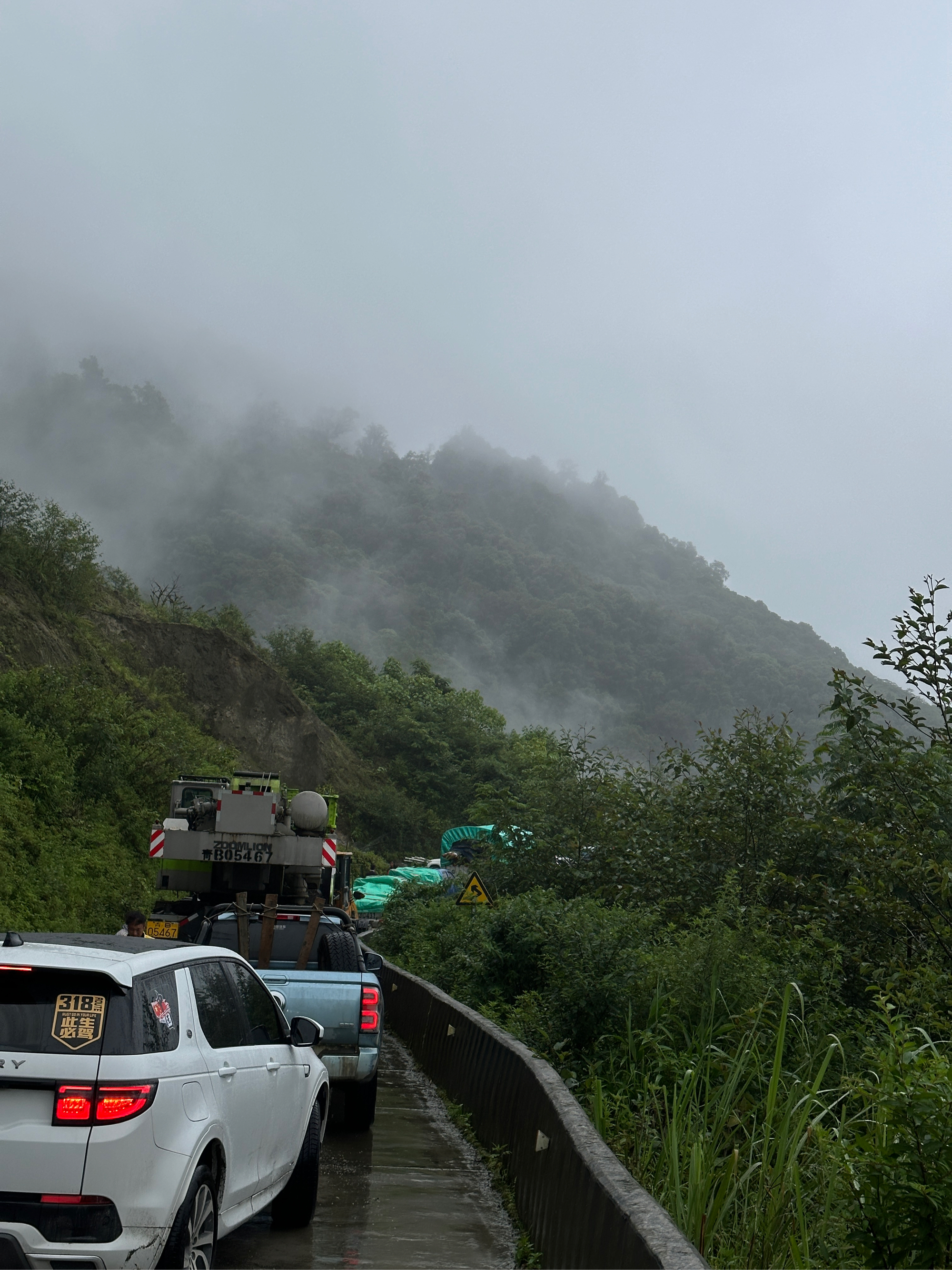 拉萨下雨图片图片