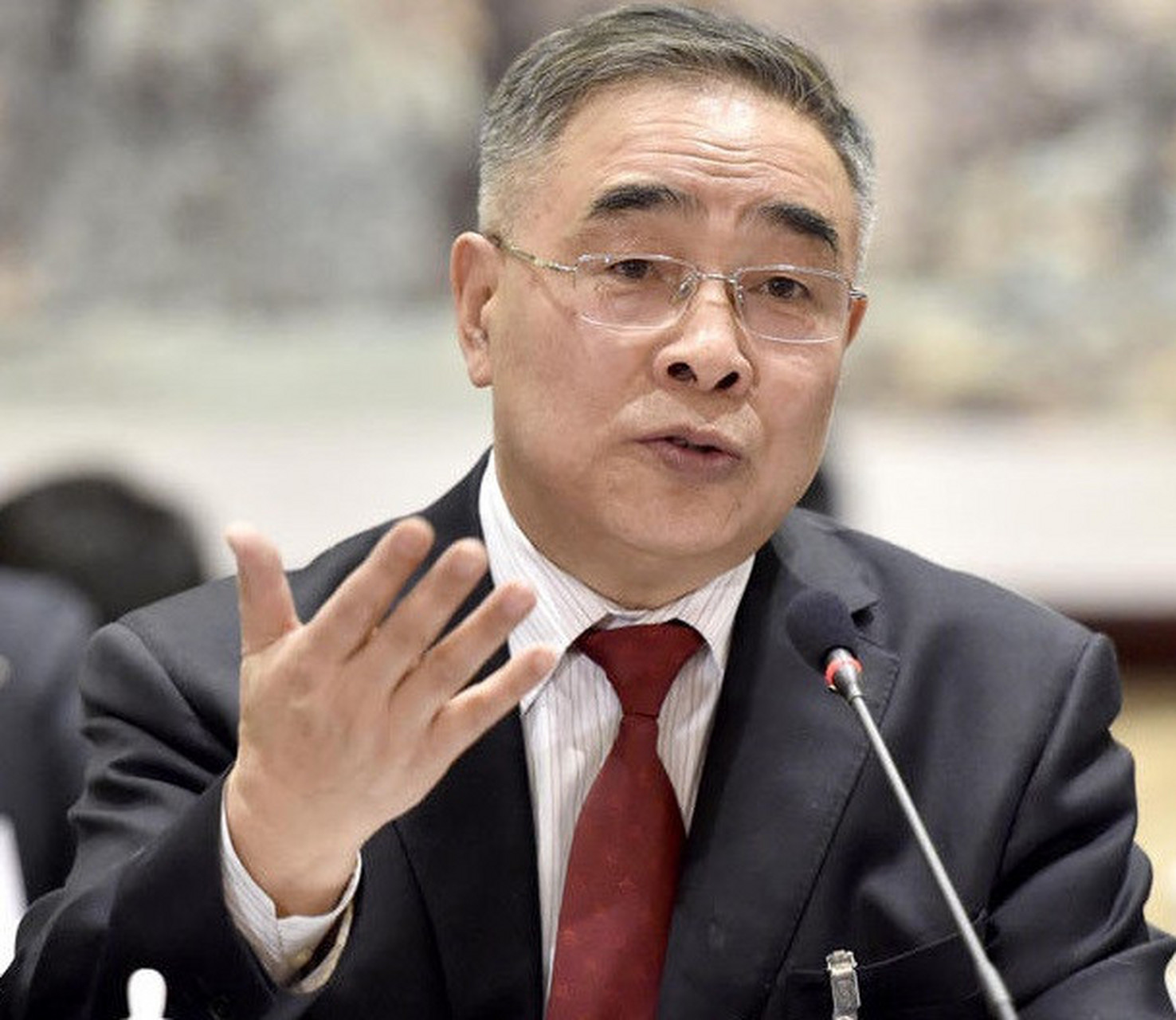 疫情三年,张伯礼,钟南山,张文宏,李兰娟基本共同承担了"可能""也许""