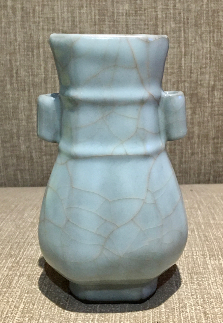 南宋官窑双贯耳瓶,真正到代的好藏品分享给大家