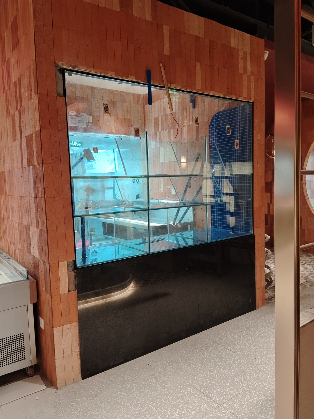 专业定做海鲜鱼缸