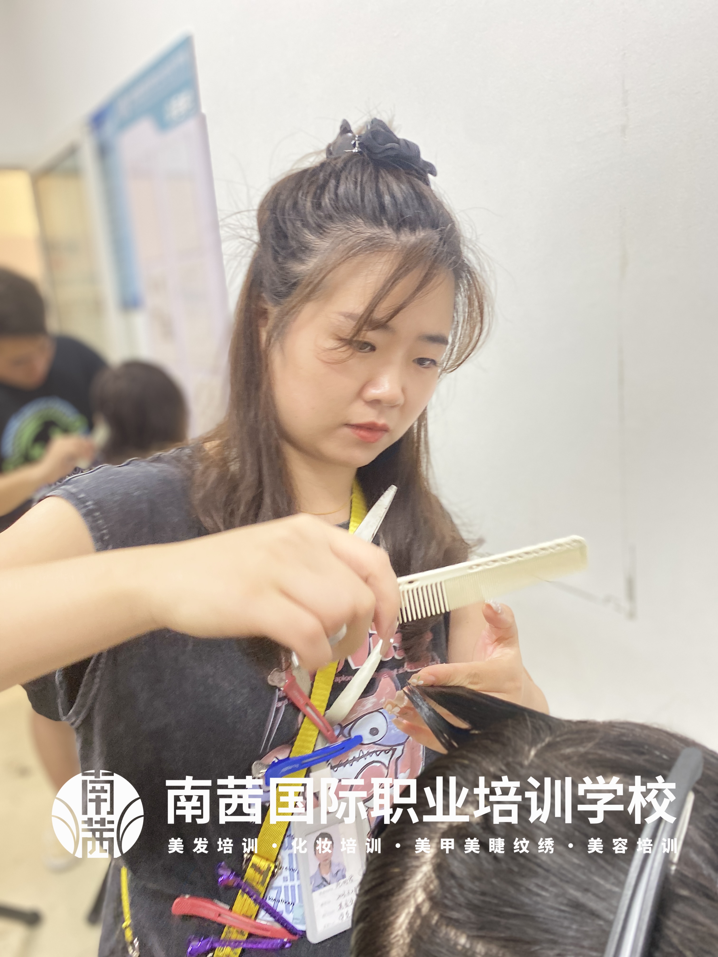 南茜美容美发创始人图片