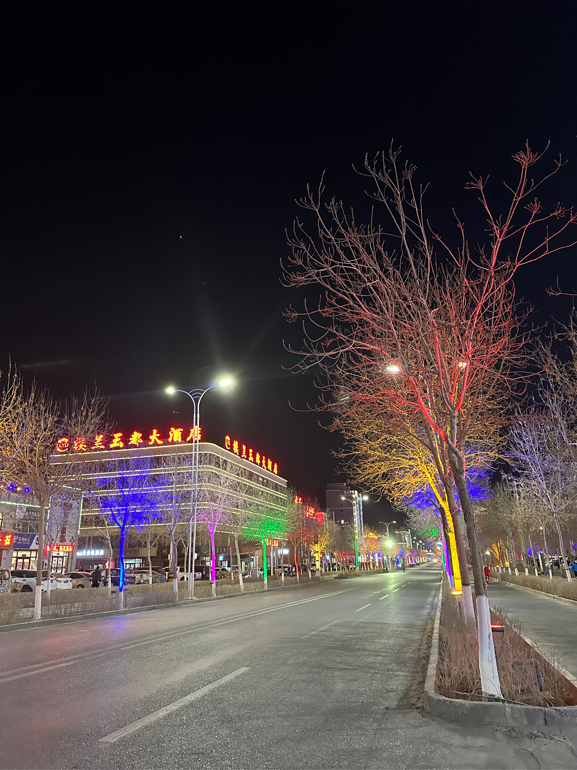 若羌县夜景图片