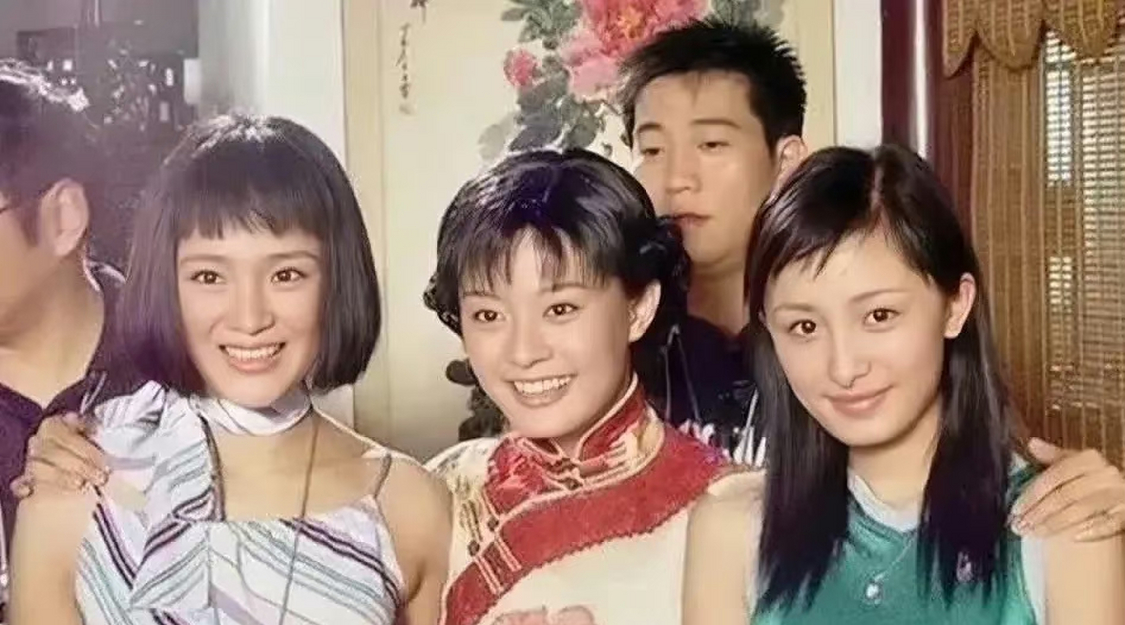 金秋图文动态创作节#这张老照片,杨幂孙俪当时尽管青涩,面容也没有