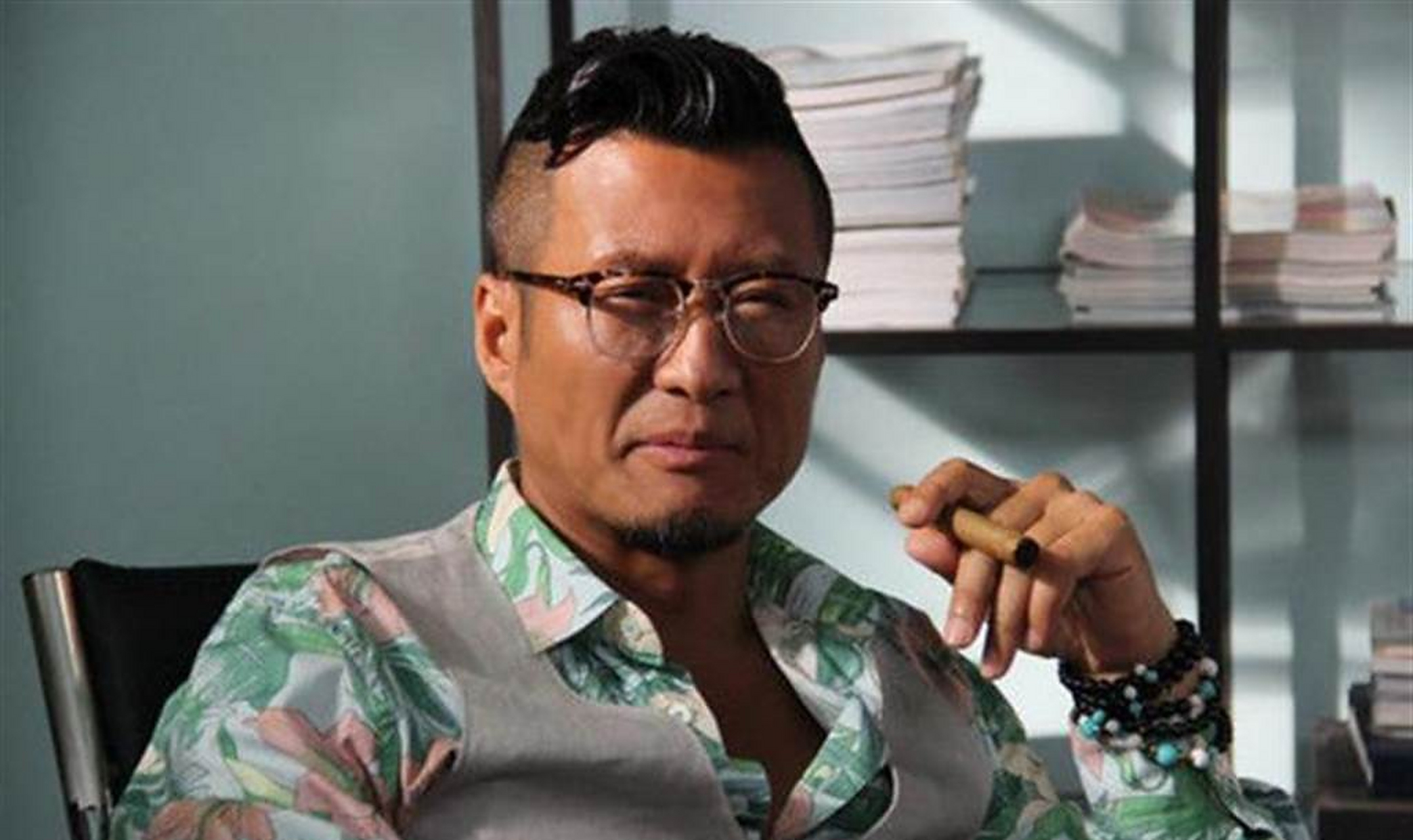 谁能想到昔日风流倜傥的男演员孙兴,再次进入大众视野是因为出席酒吧