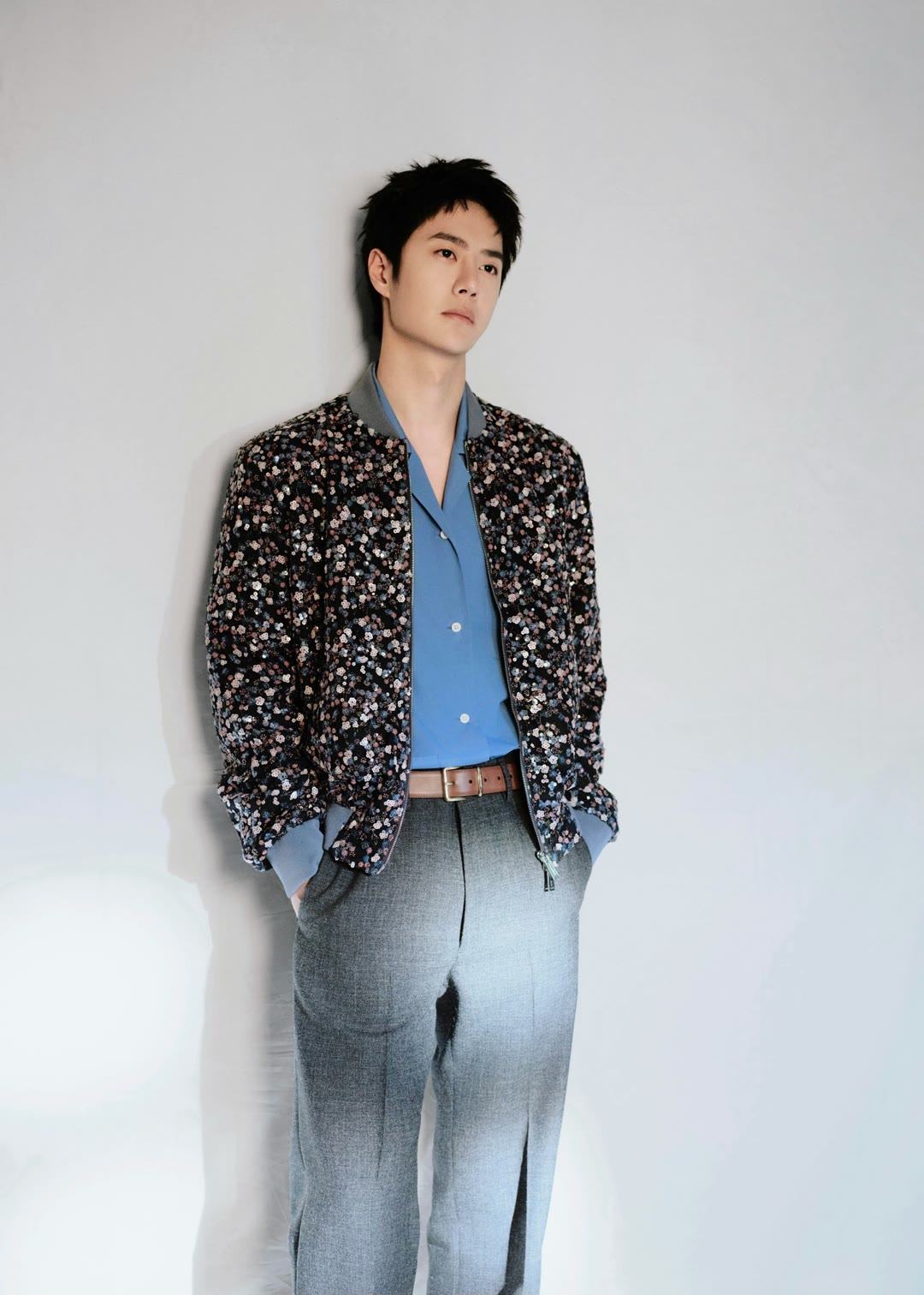 王一博# 万万没想到他会配西装裤出场吧?