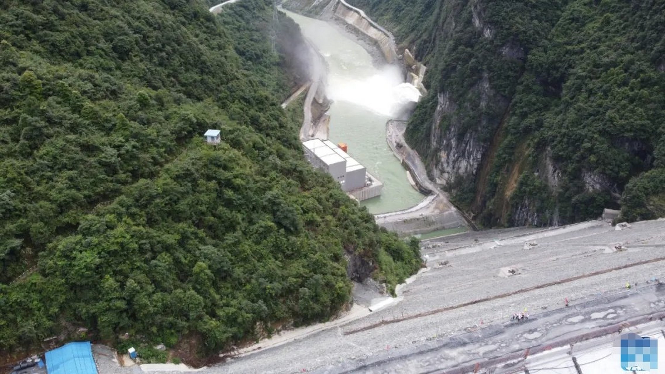 湖北省在建的最大水電工程,恩施州鶴峰縣江坪河水電站正式發電!