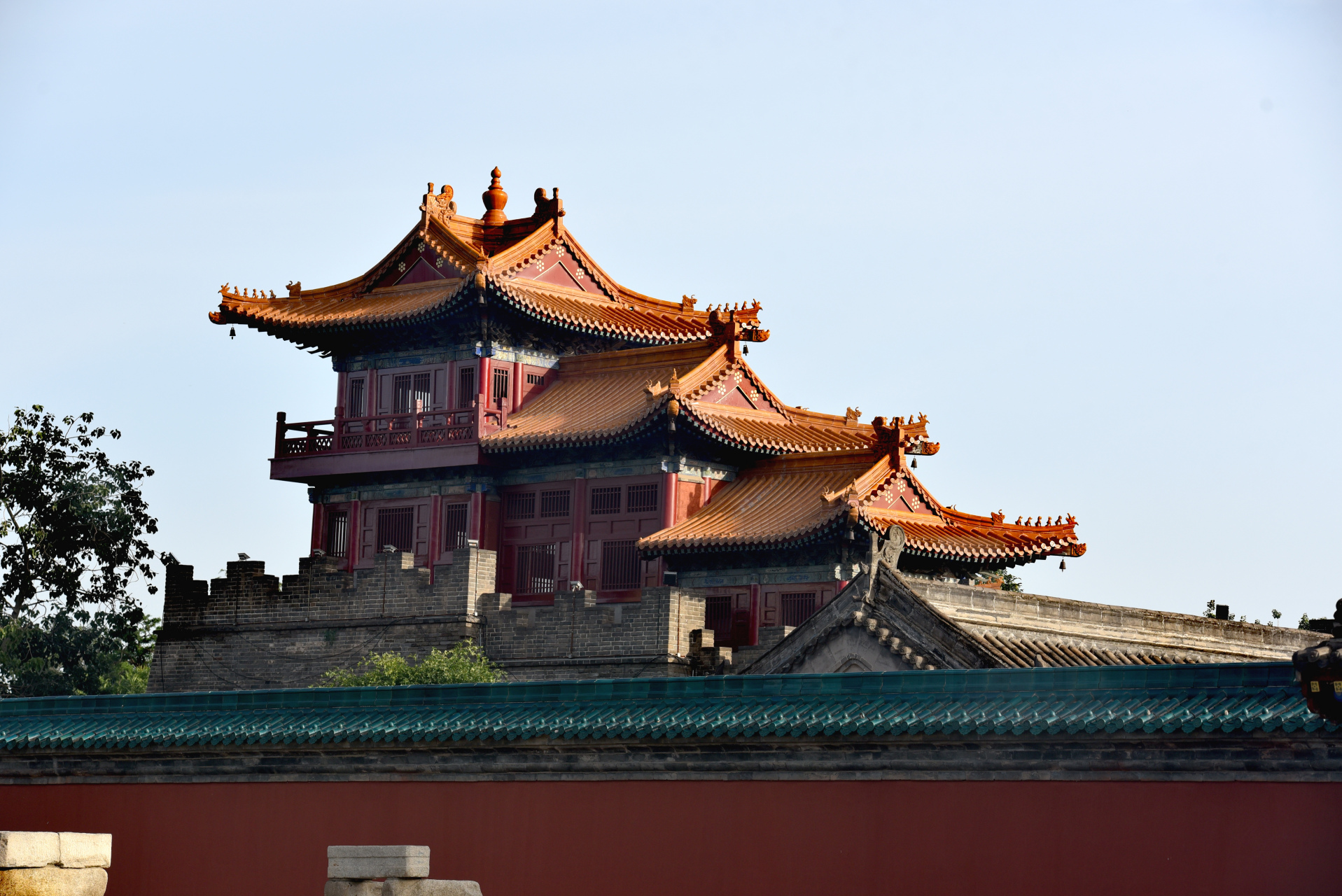 西岳庙壮美,华山五峰尽收眼底