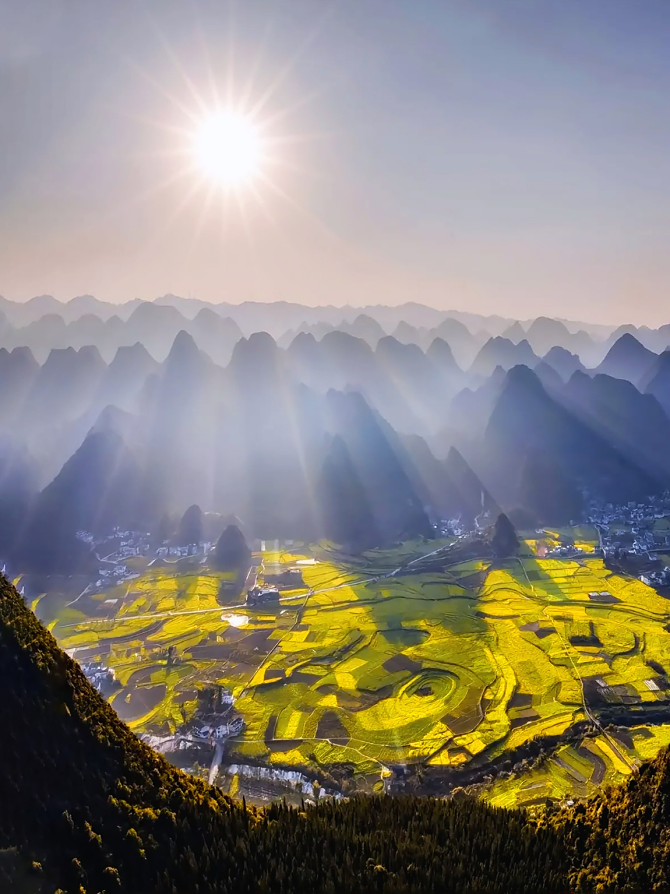 贵州兴义的万峰林绝对是最美的喀斯特地貌之一.