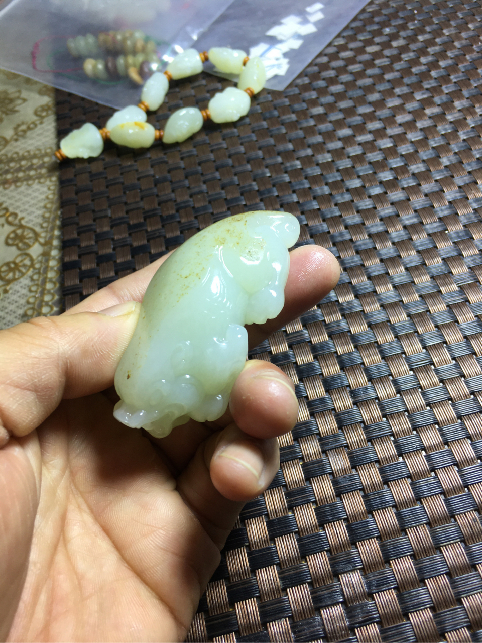 和田玉青白玉貔貅手把件挂件新疆且末糖瑞兽貔貅把件腰挂