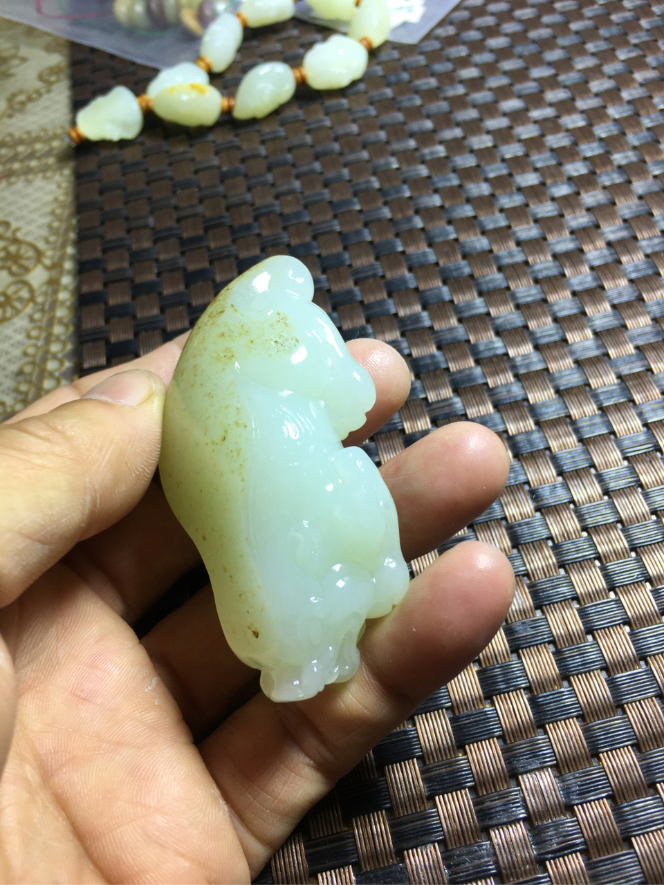 和田玉青白玉貔貅手把件挂件新疆且末糖瑞兽貔貅把件腰挂