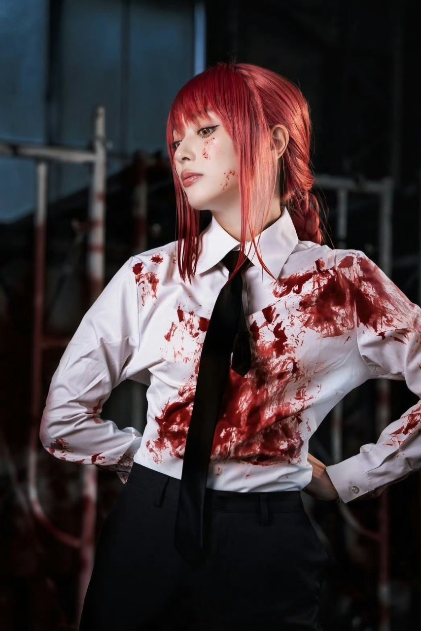 内田理央(《假面骑士drive》诗岛雾子)cos《电锯人》玛奇玛.  via.