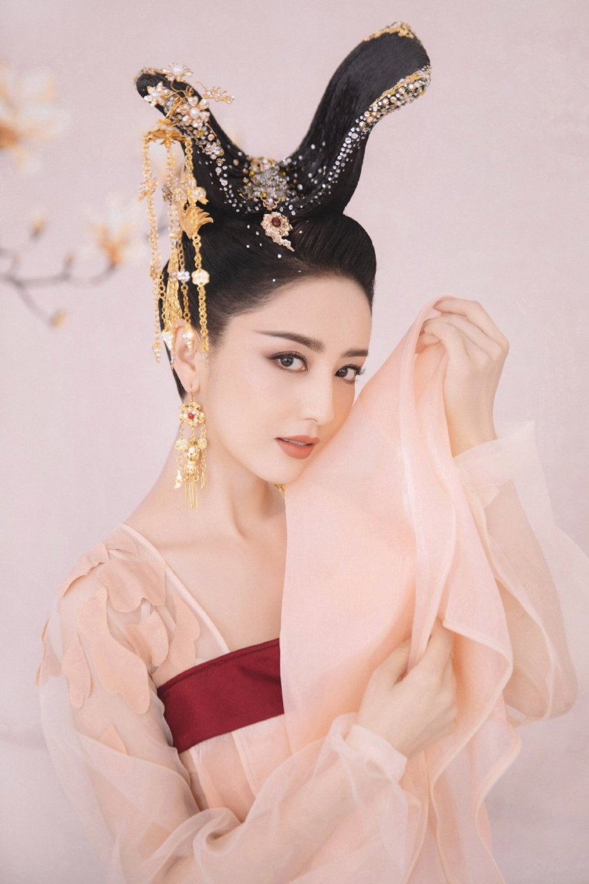 佟丽娅真的是太绝了,一身 古装造型,如同画中人,惊艳到我了#拍照段位