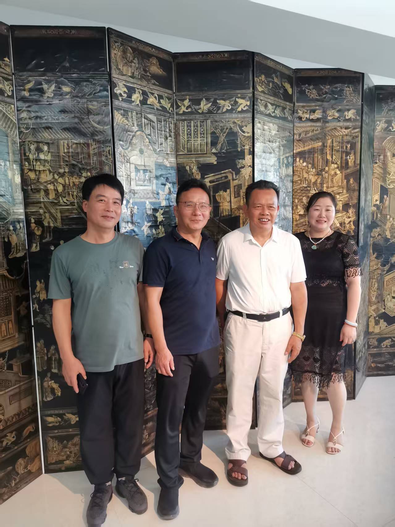 郑军,男,汉族,中国国籍,1973年4月出生于福建省福州市,在职大学学历