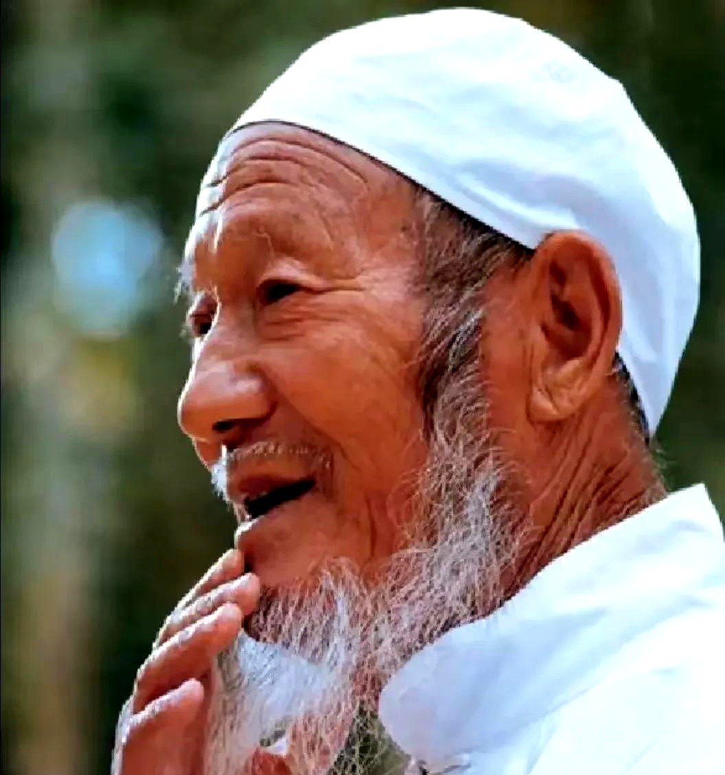 因为一些原因,我离开了清真寺,开始做生意