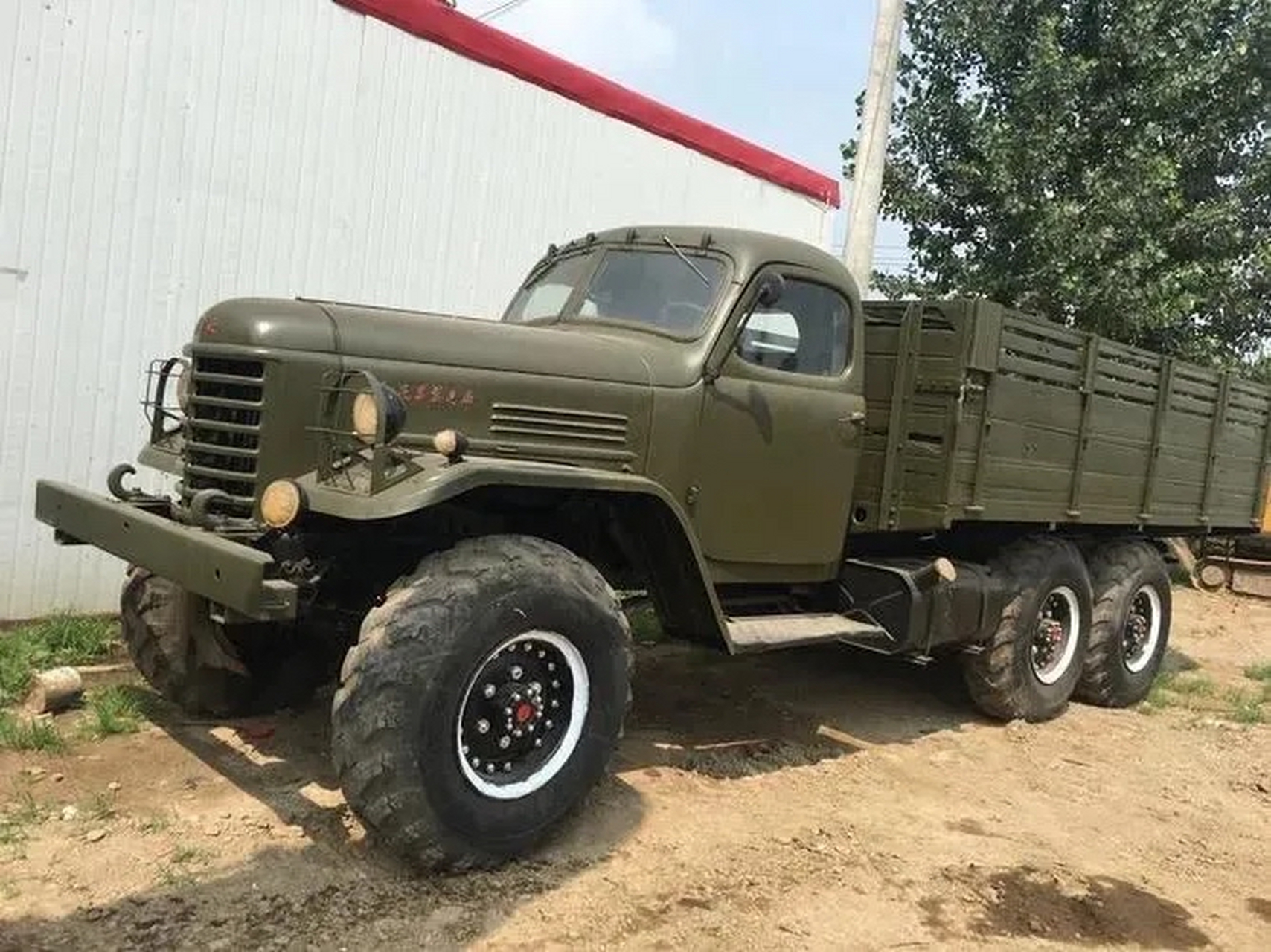 60年代,第一汽车制造厂生产的解放ca30汽车.