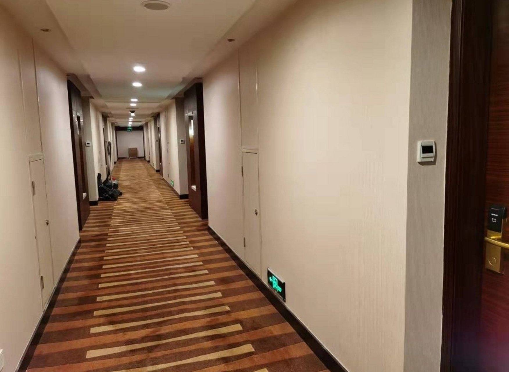 广州流花宾馆,酒店装饰选用了科裕酒店锁,强大免维护系统,智能管理