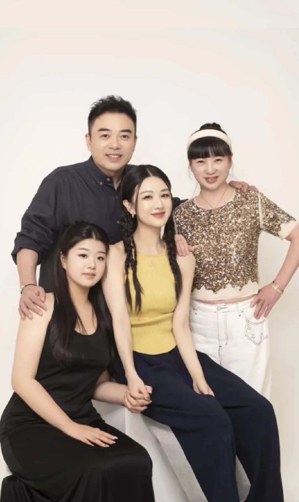 摄影师,将海峰先生与薇娅母亲错认夫妻.