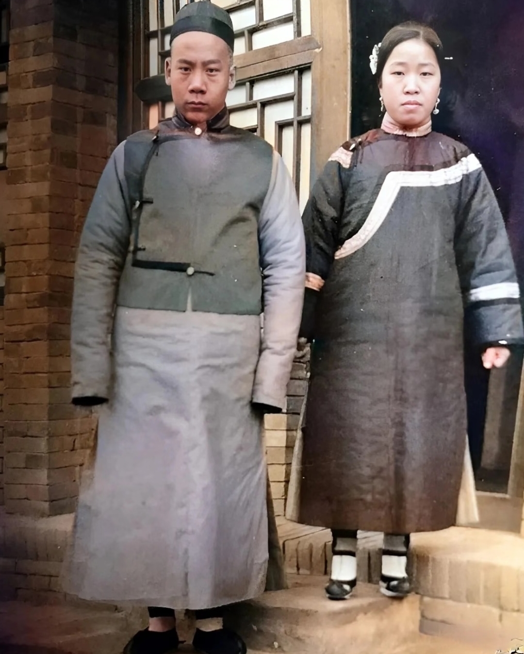 这是1912年初春,京城一对满族icon夫妻的真实留影