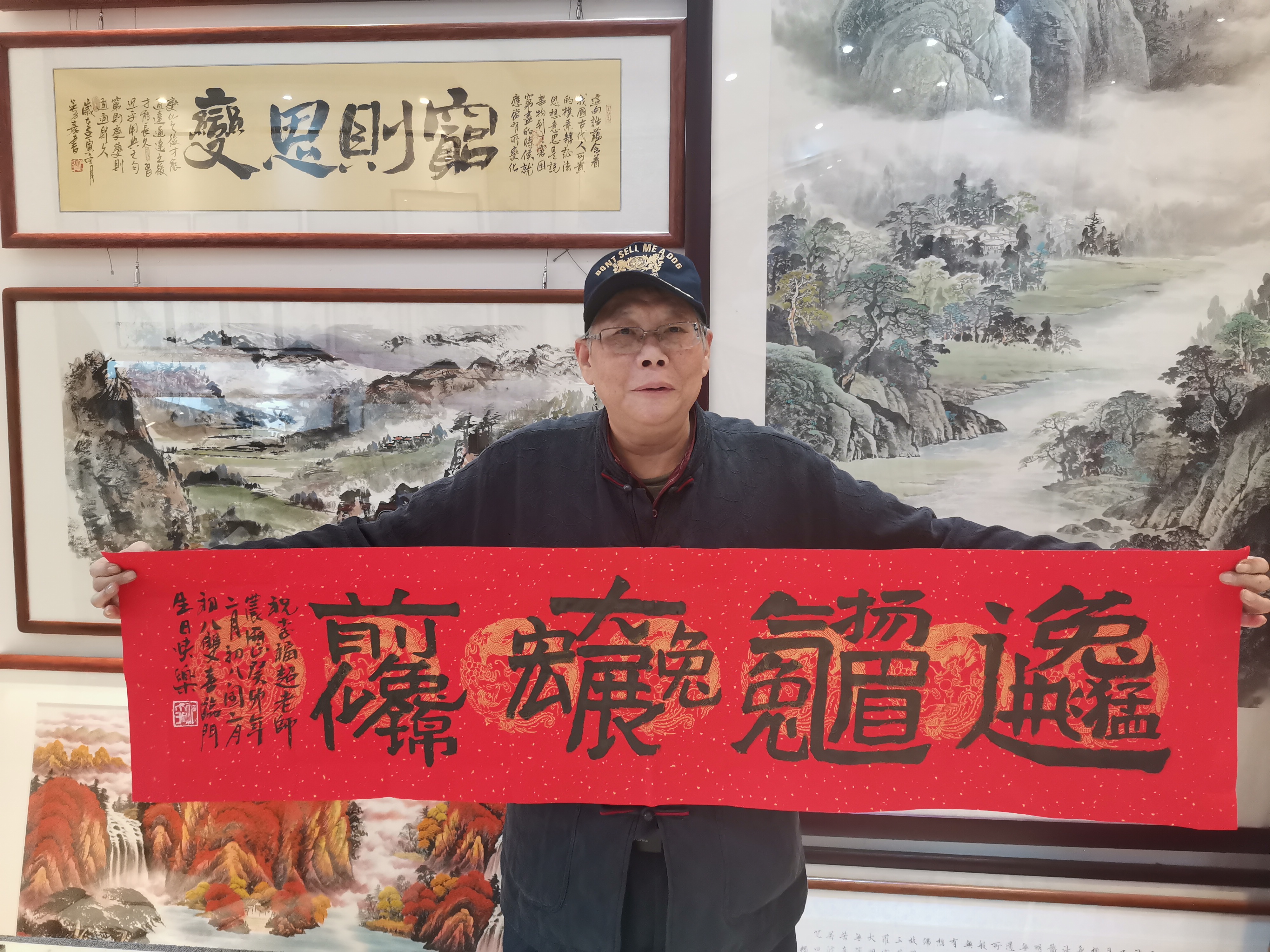 书画家吴力嘉的精彩瞬间.