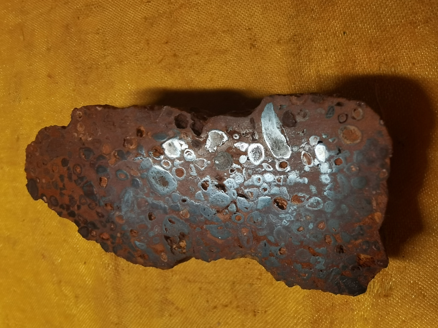 石陨石各种切片结构 这是一组石陨石,石铁陨石切片图片,尽管石材各异