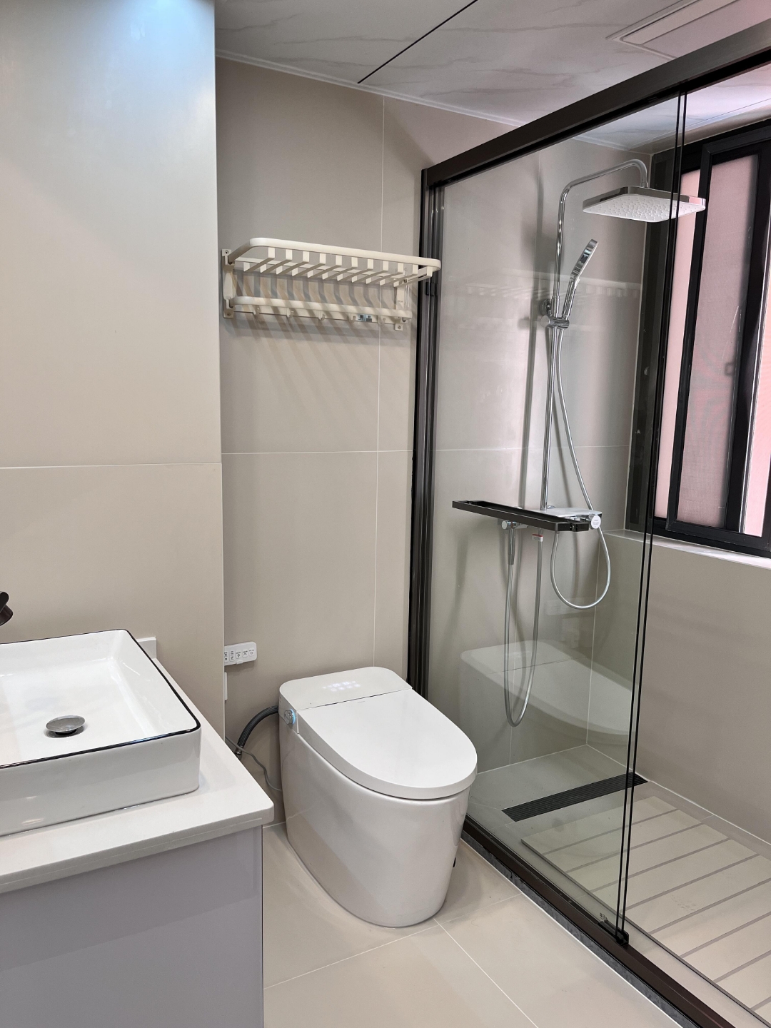 一共就住了12天 房东刚入手