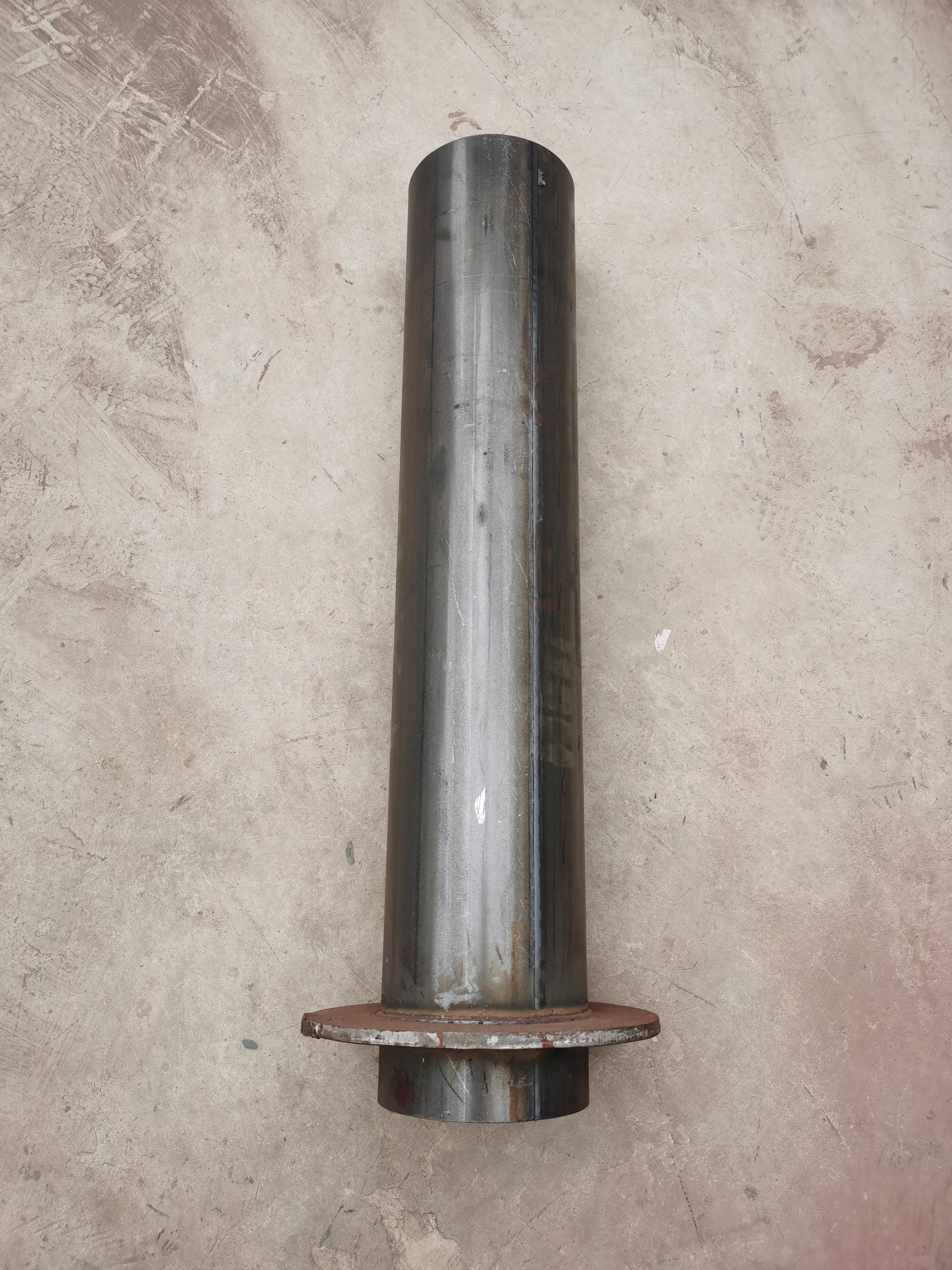 两号 刚性防水套管的外径通常比管道大两号.