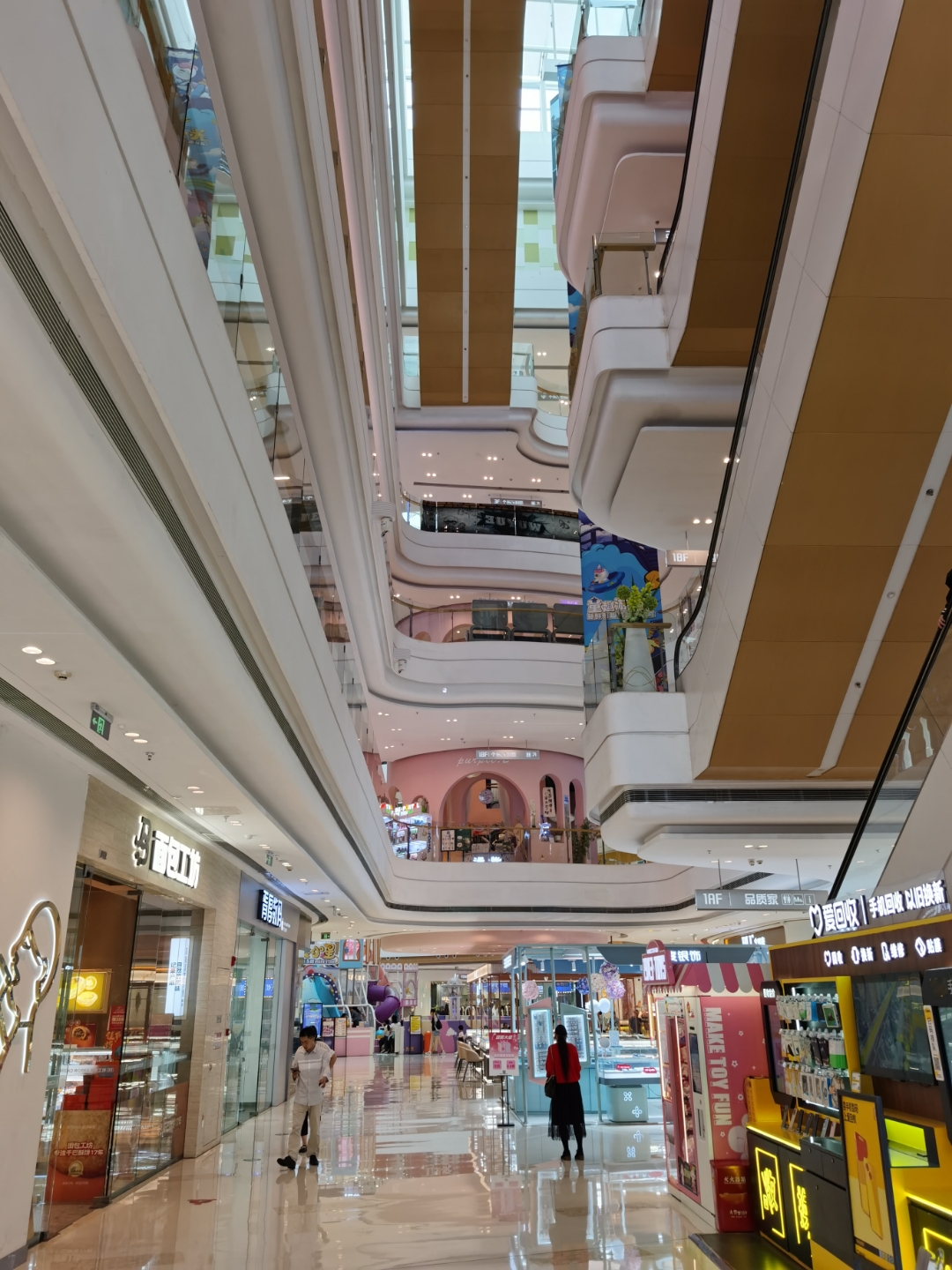 小长假,小朋友要吃自助餐