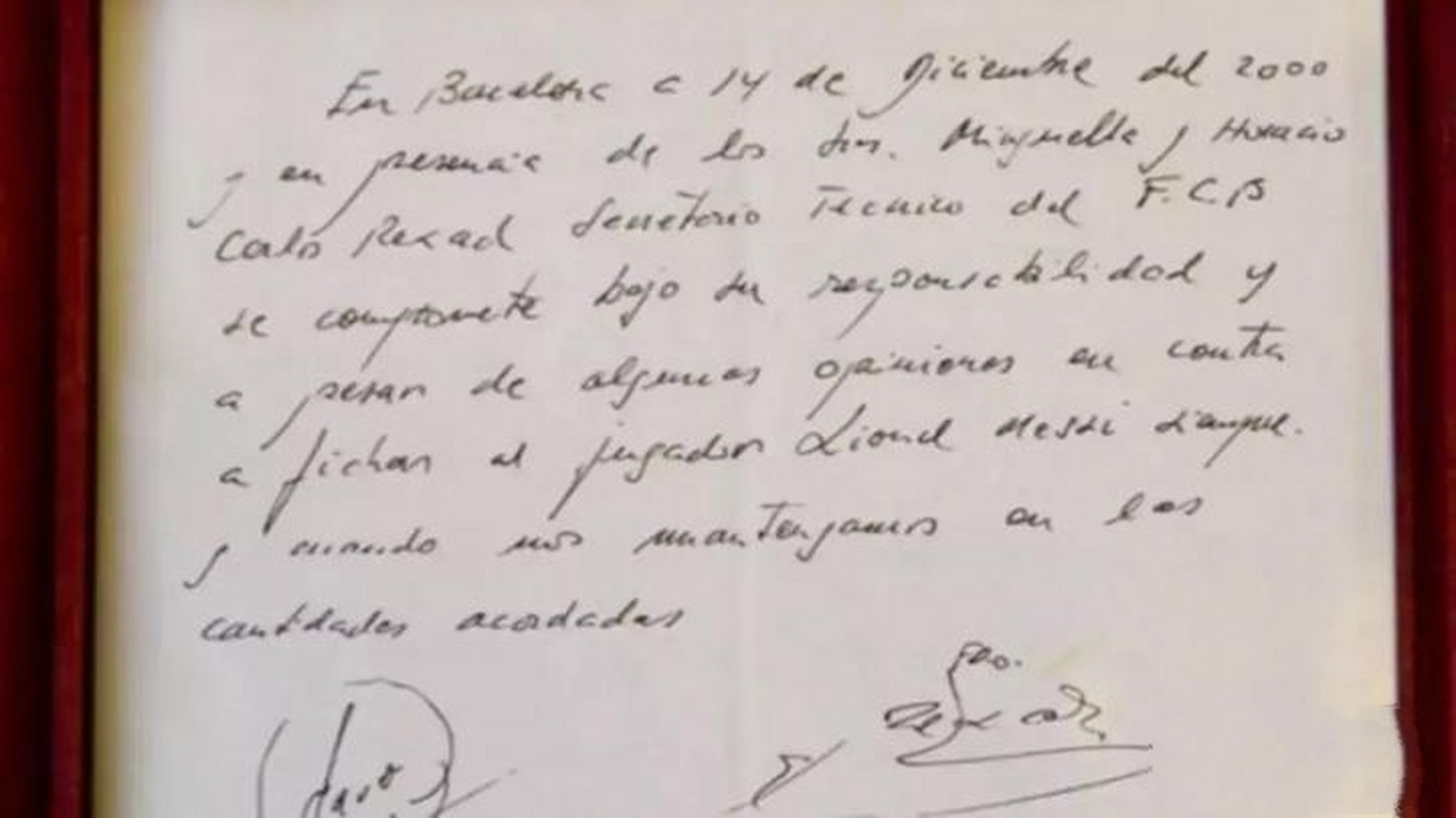 巴萨签下梅西的著名餐巾纸将被拍卖,起拍价约为35万欧元.