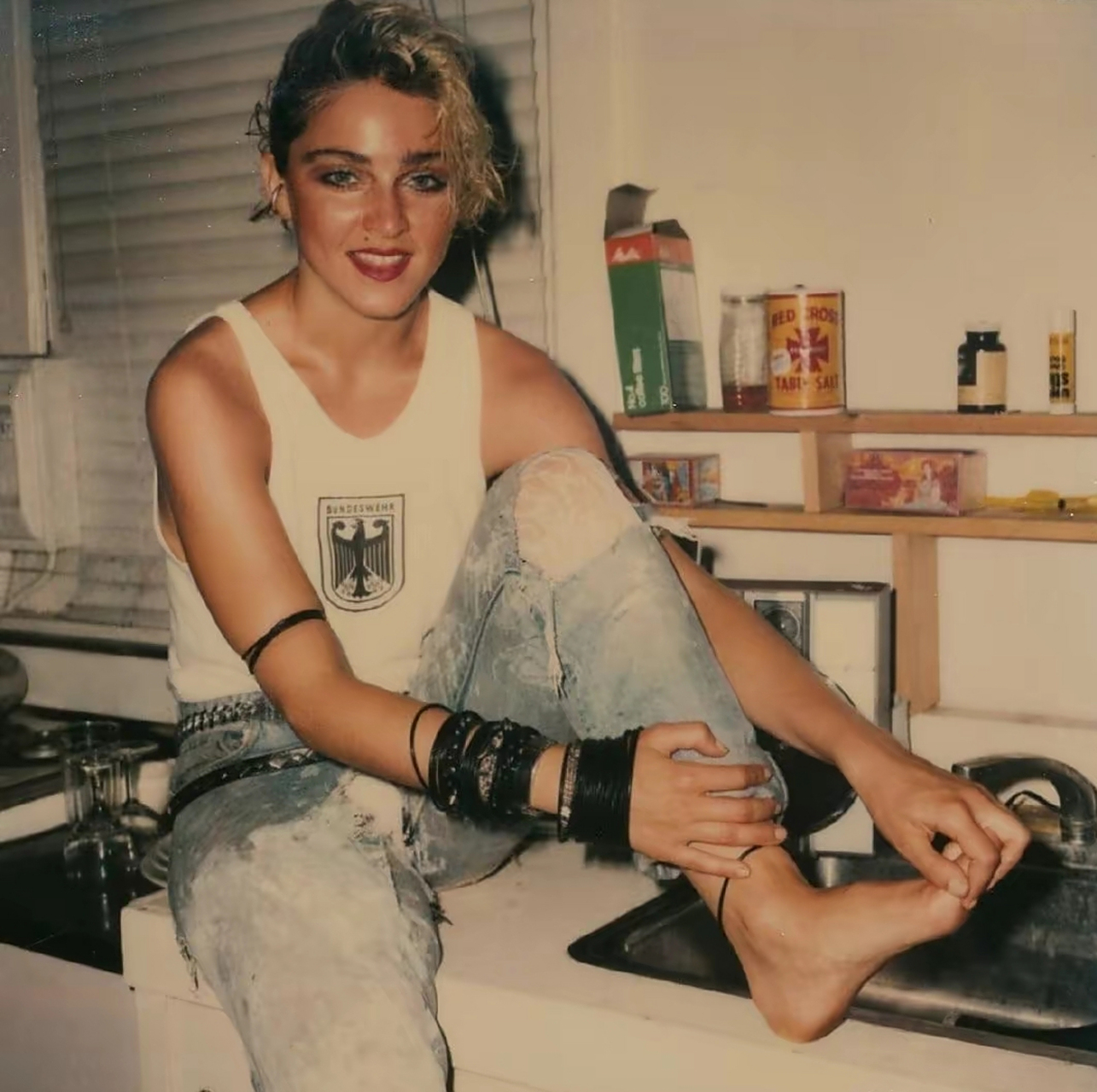 这是生活照,麦当娜很随意!