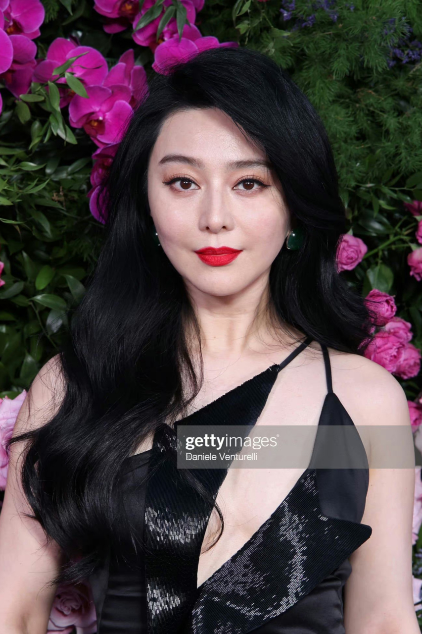 范冰冰的颜值也垮了,感觉自从被半封杀以后面相就变了 没有那种我最美