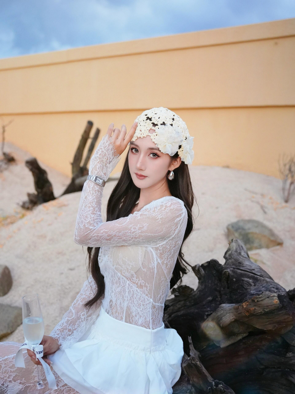 沙漠里的沙特公主真是美翻了