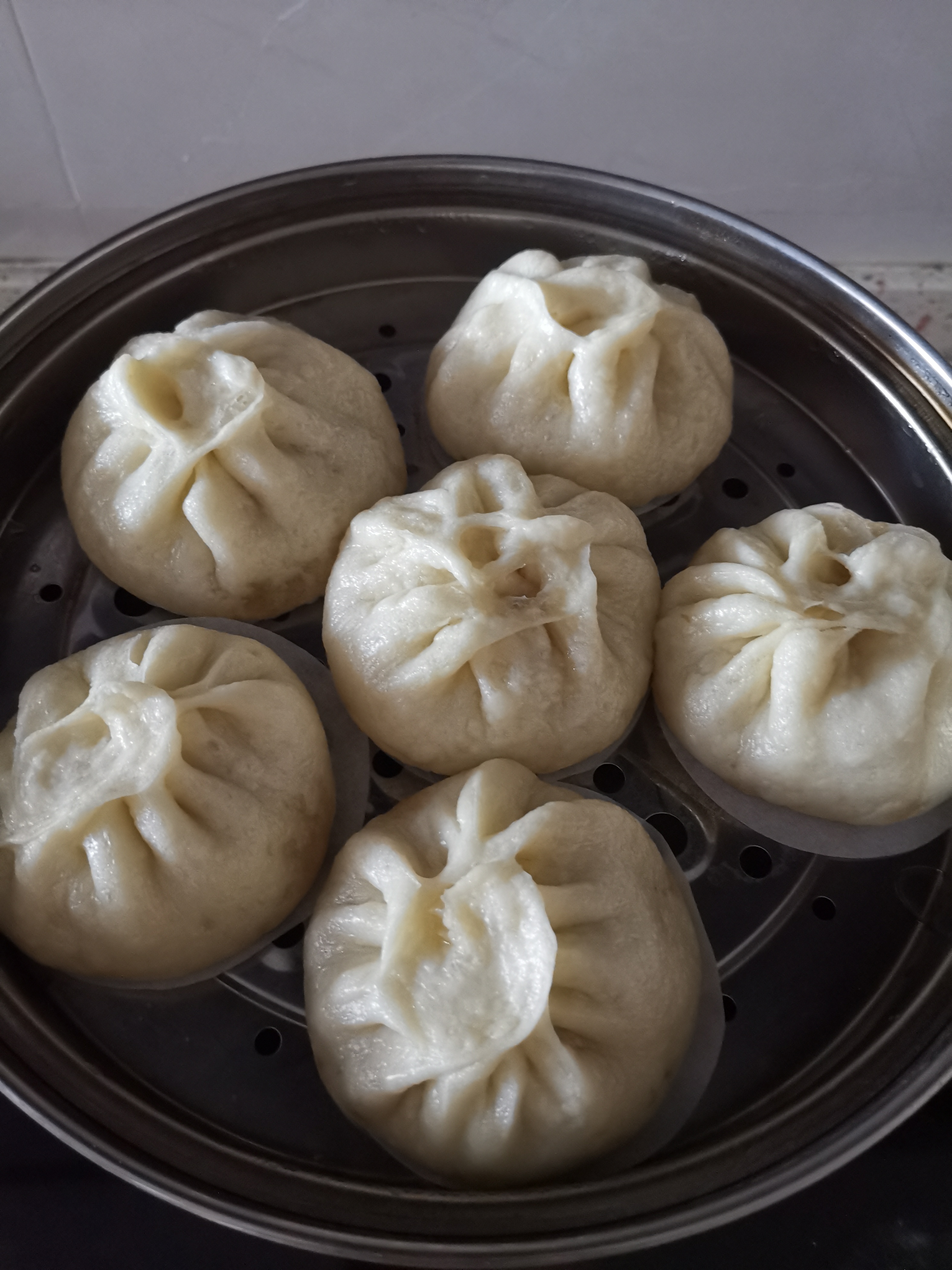 个垫垫肚子,然后就去遛狗[嘻嘻],遛完狗回来再美滋滋地享受晚餐[嘻嘻]