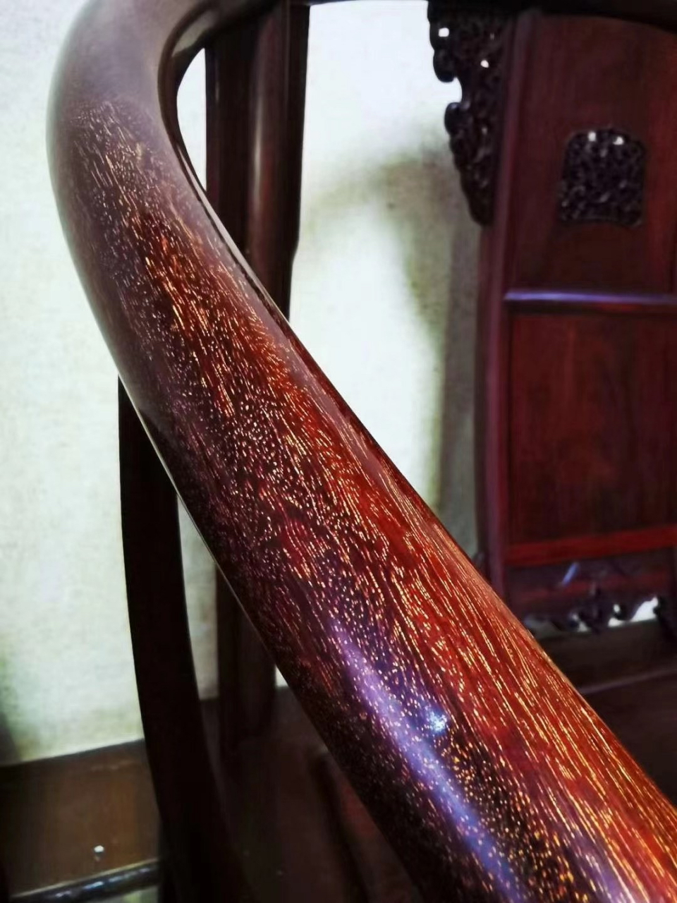 澳洲小叶紫檀,澳洲紫檀,我是一个超级可爱的宝宝,每次看到木制的栏杆