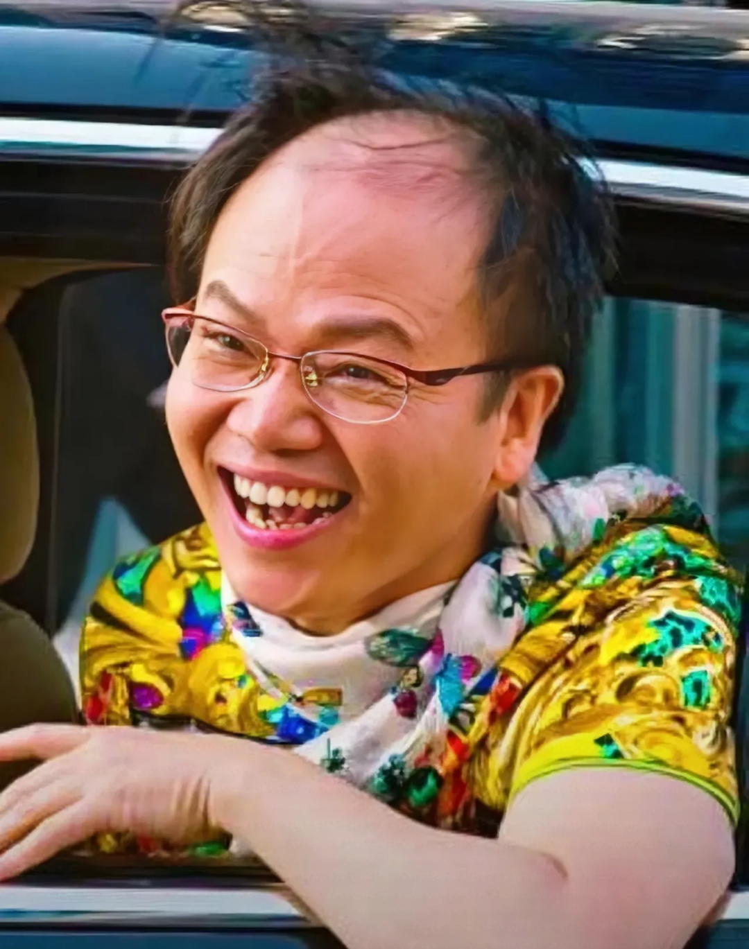 那个曾经风光无限的导演郑某峰,竟然涉嫌猥亵儿童,而且已经被批捕了!