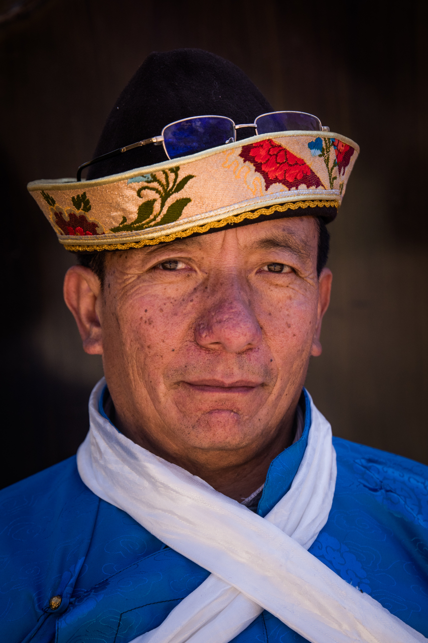 国家地理风人物肖像照:人物肖像看似简单取证件照摆位,实际是最难的