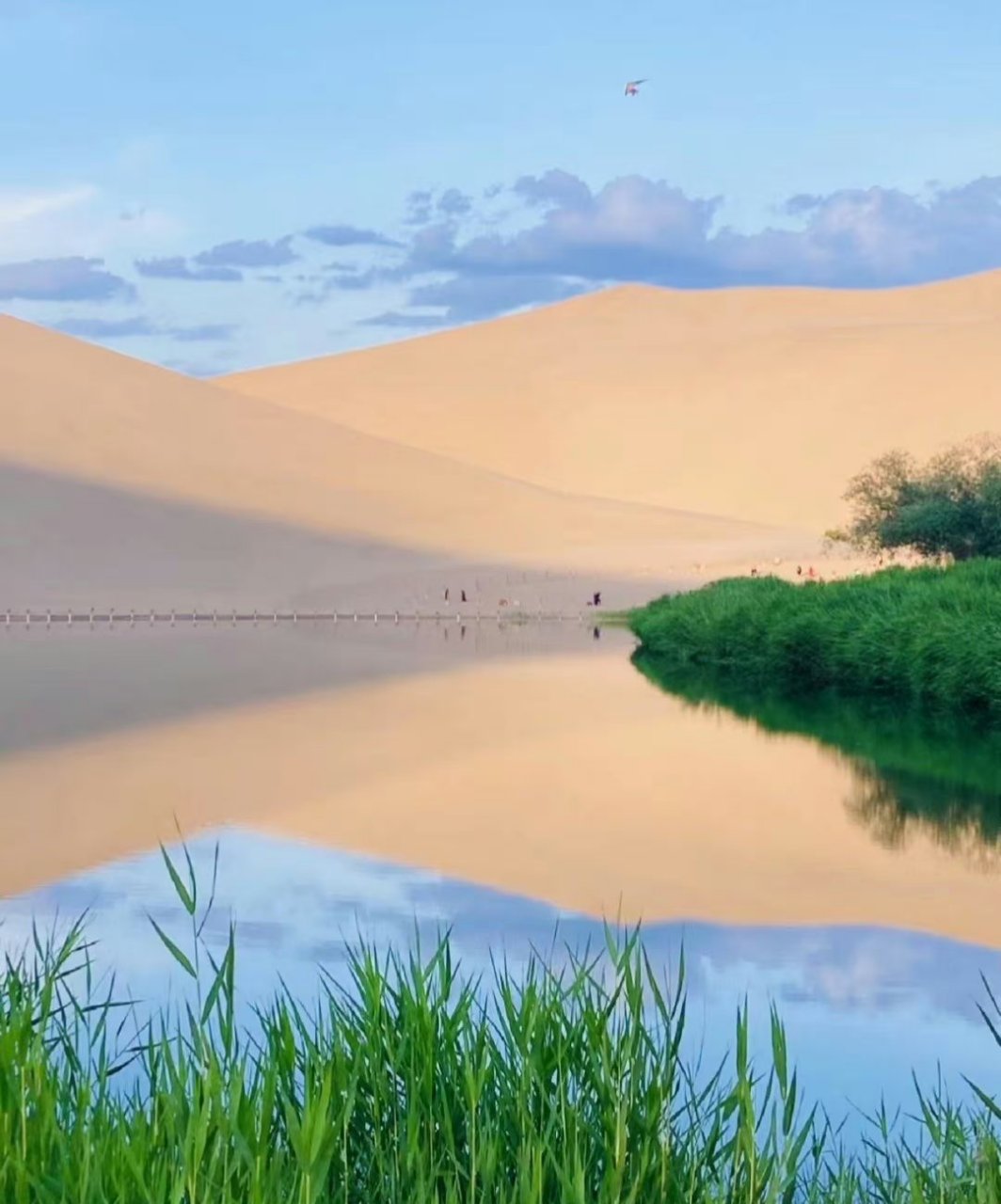 甘肃月牙湖景点在哪图片