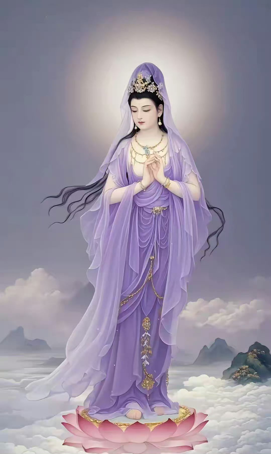 观世音菩萨,手持莲花,慈悲为怀,保佑众生平安喜乐