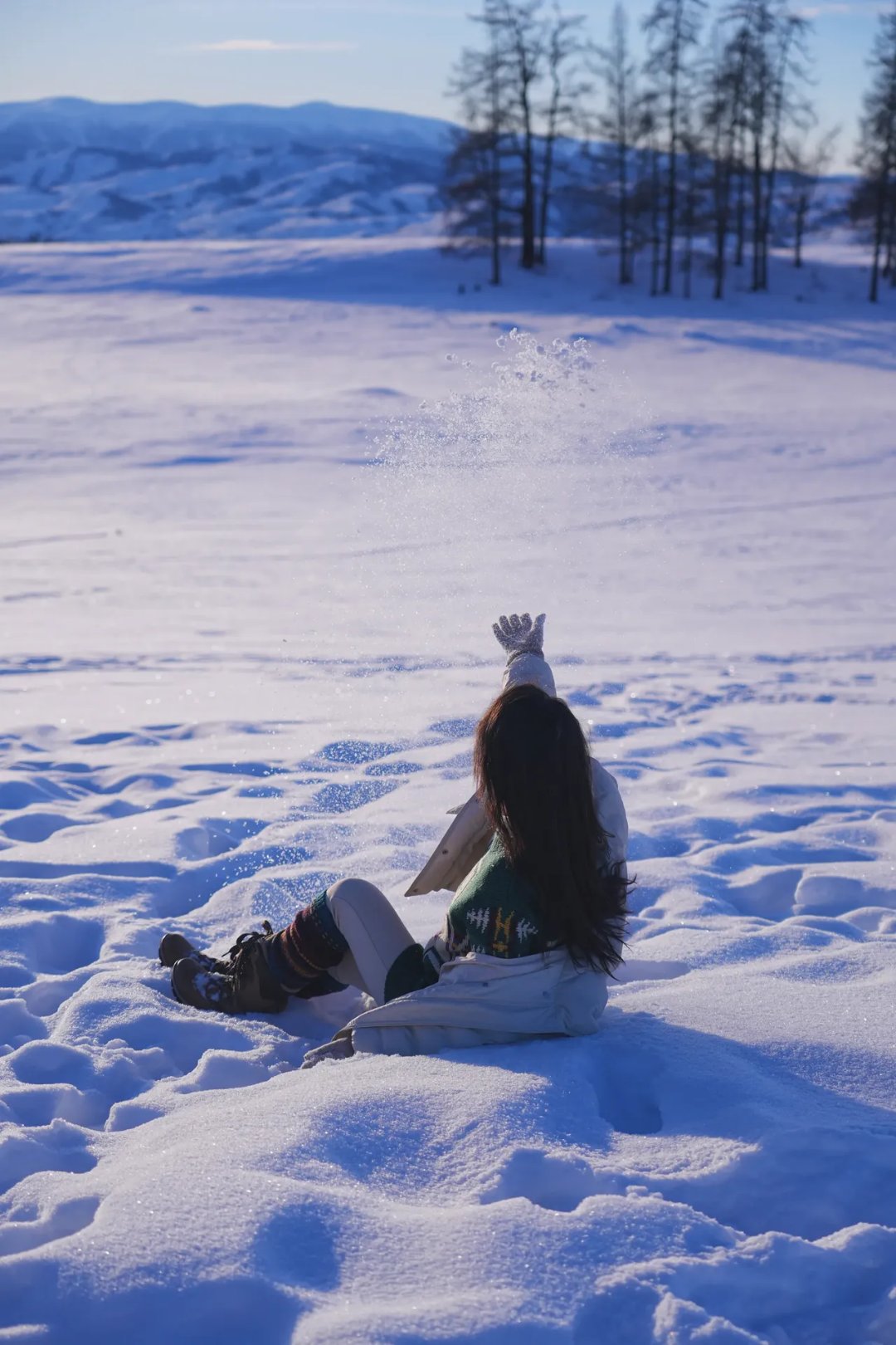 唯美雪景孤独女子图片图片