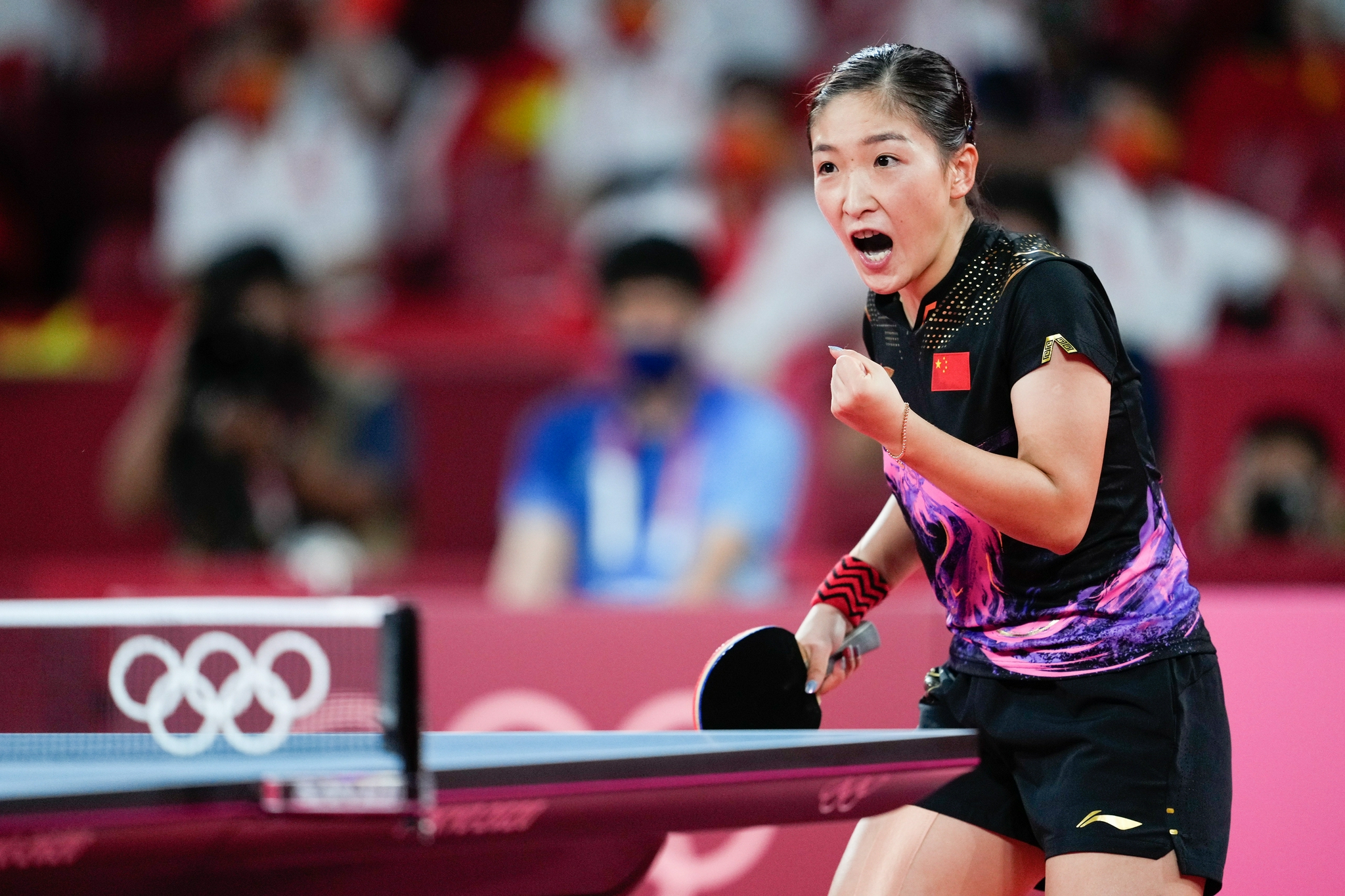 陈梦和刘诗雯都是中国女子乒乓球的优秀选手,她们各自拥有独特的风格